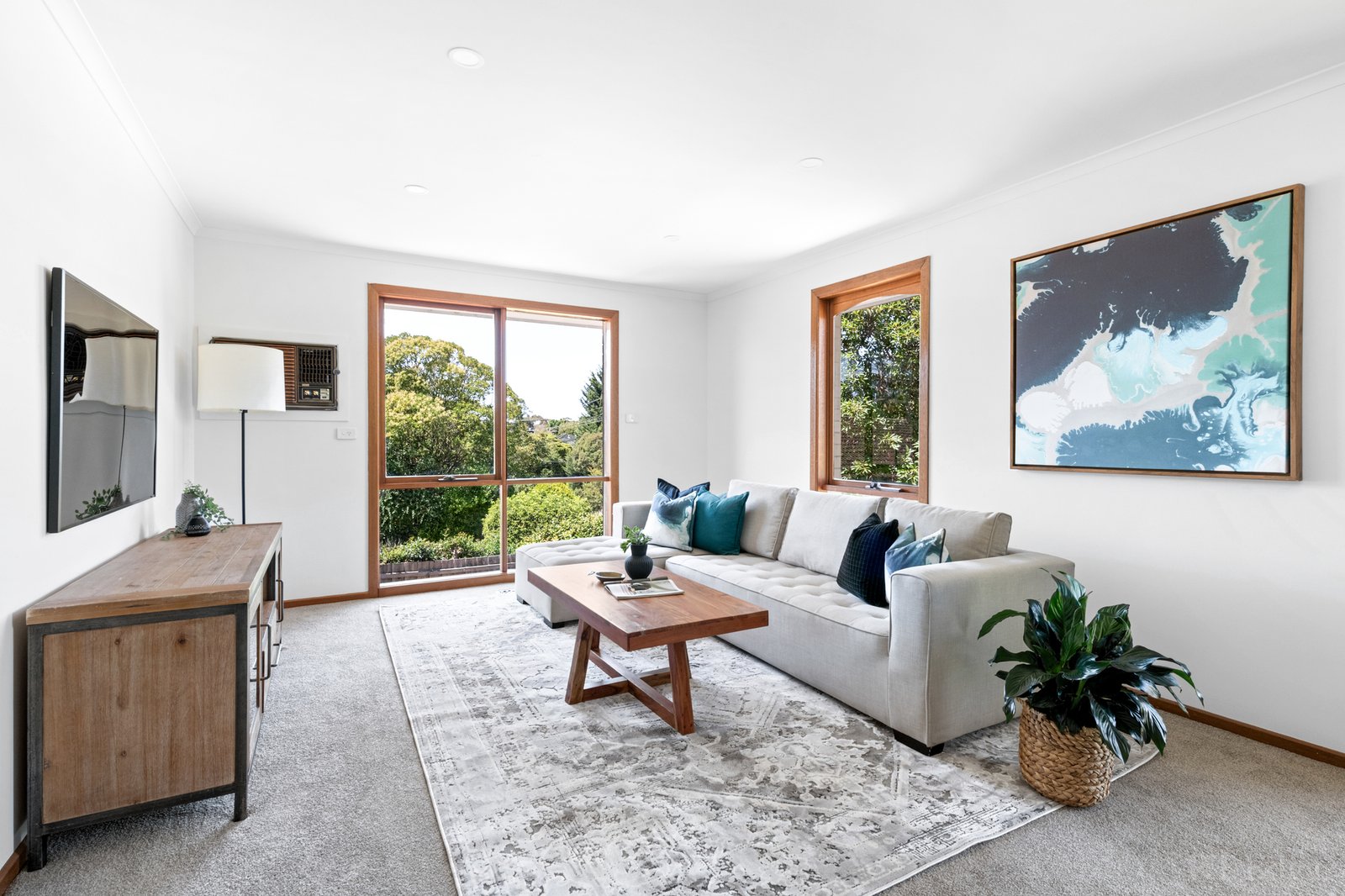 Real Estate and Property in 120 Lawrence Road, Mount Waverley, VIC