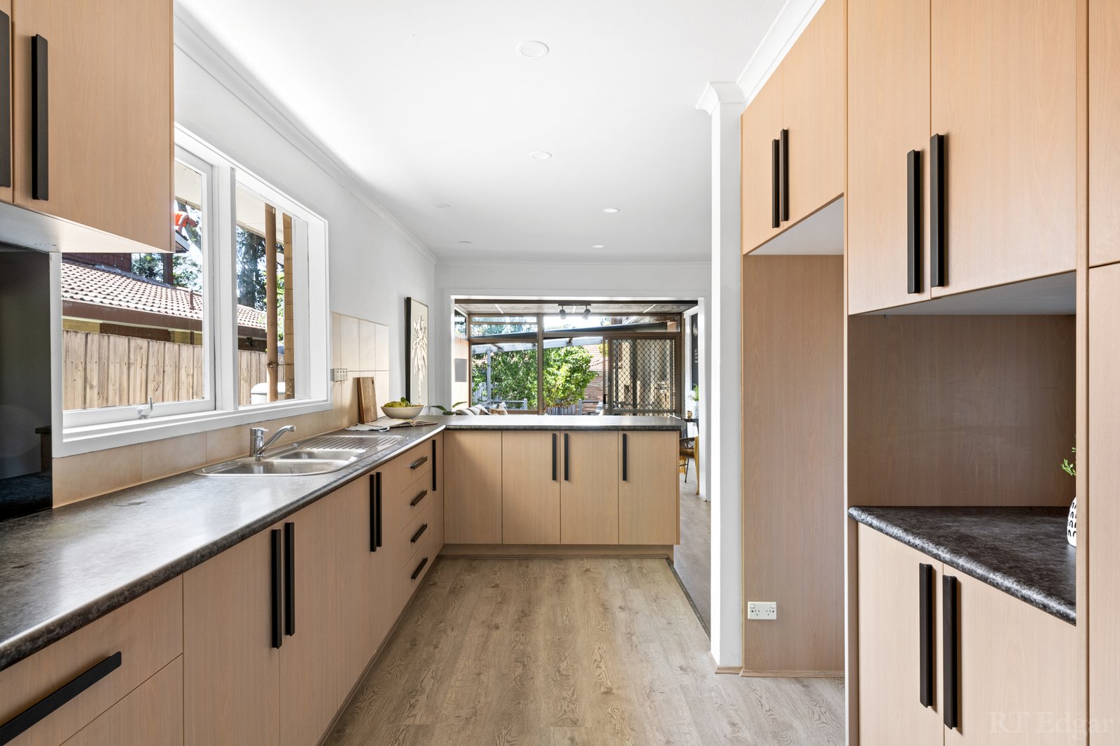 Real Estate and Property in 120 Lawrence Road, Mount Waverley, VIC