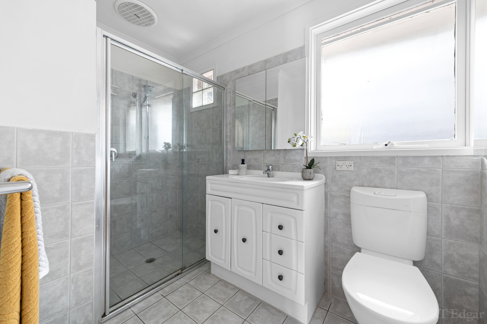 Real Estate and Property in 120 Lawrence Road, Mount Waverley, VIC