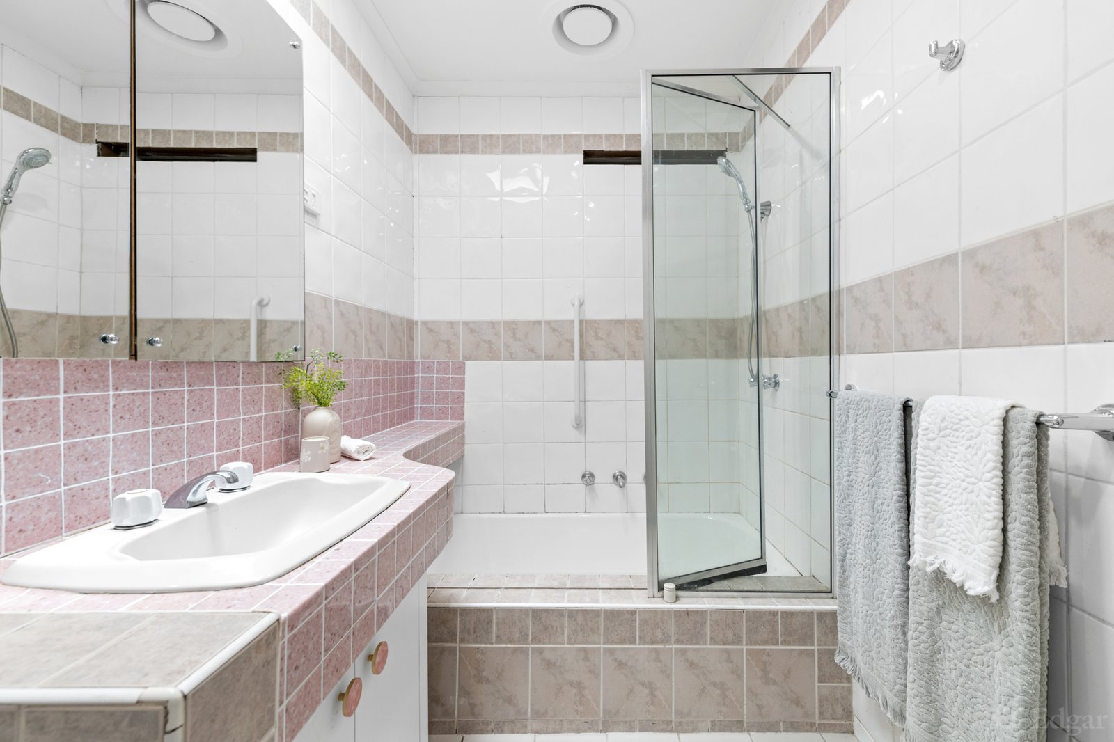 Real Estate and Property in 120 Lawrence Road, Mount Waverley, VIC