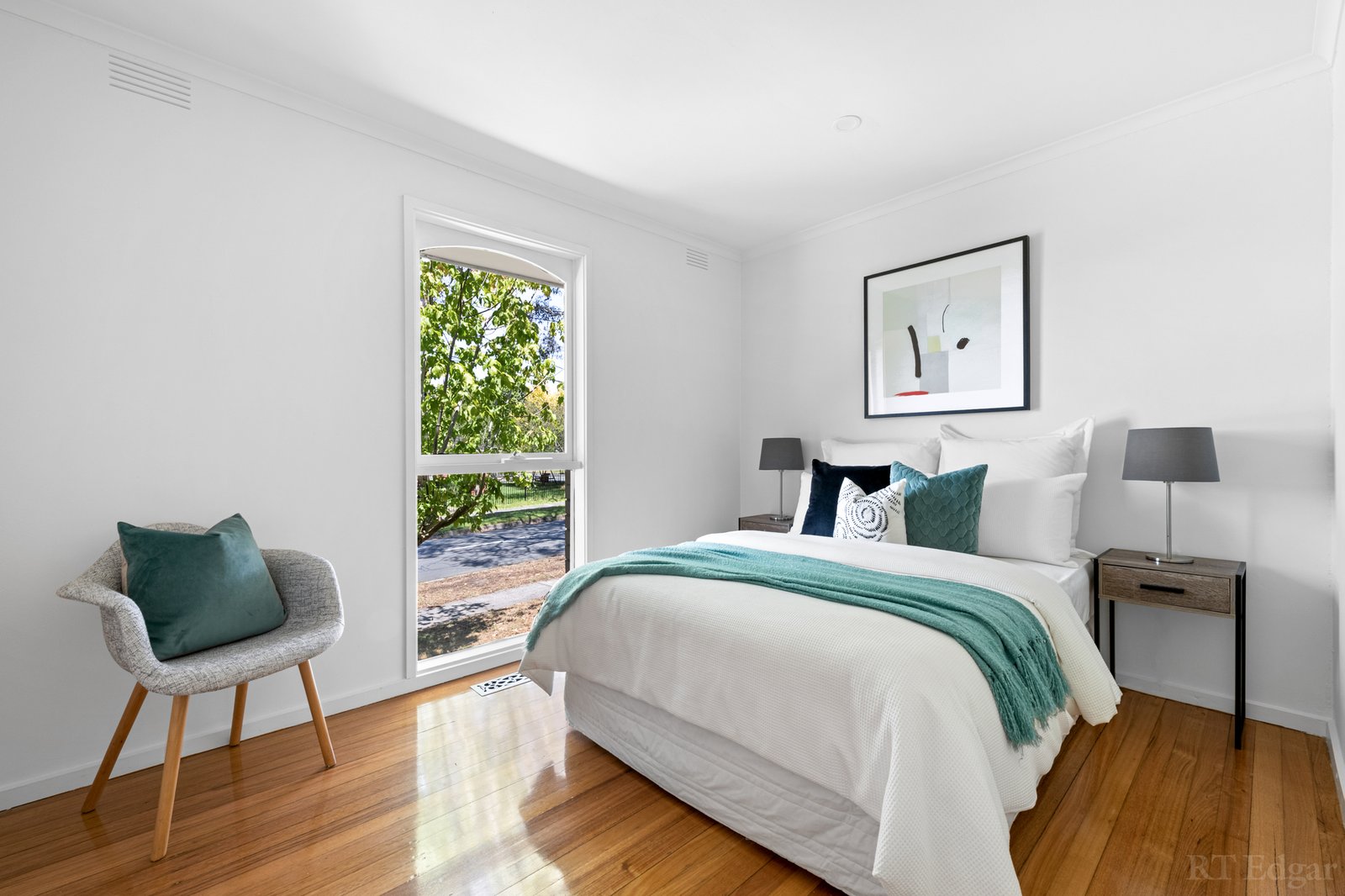 Real Estate and Property in 120 Lawrence Road, Mount Waverley, VIC