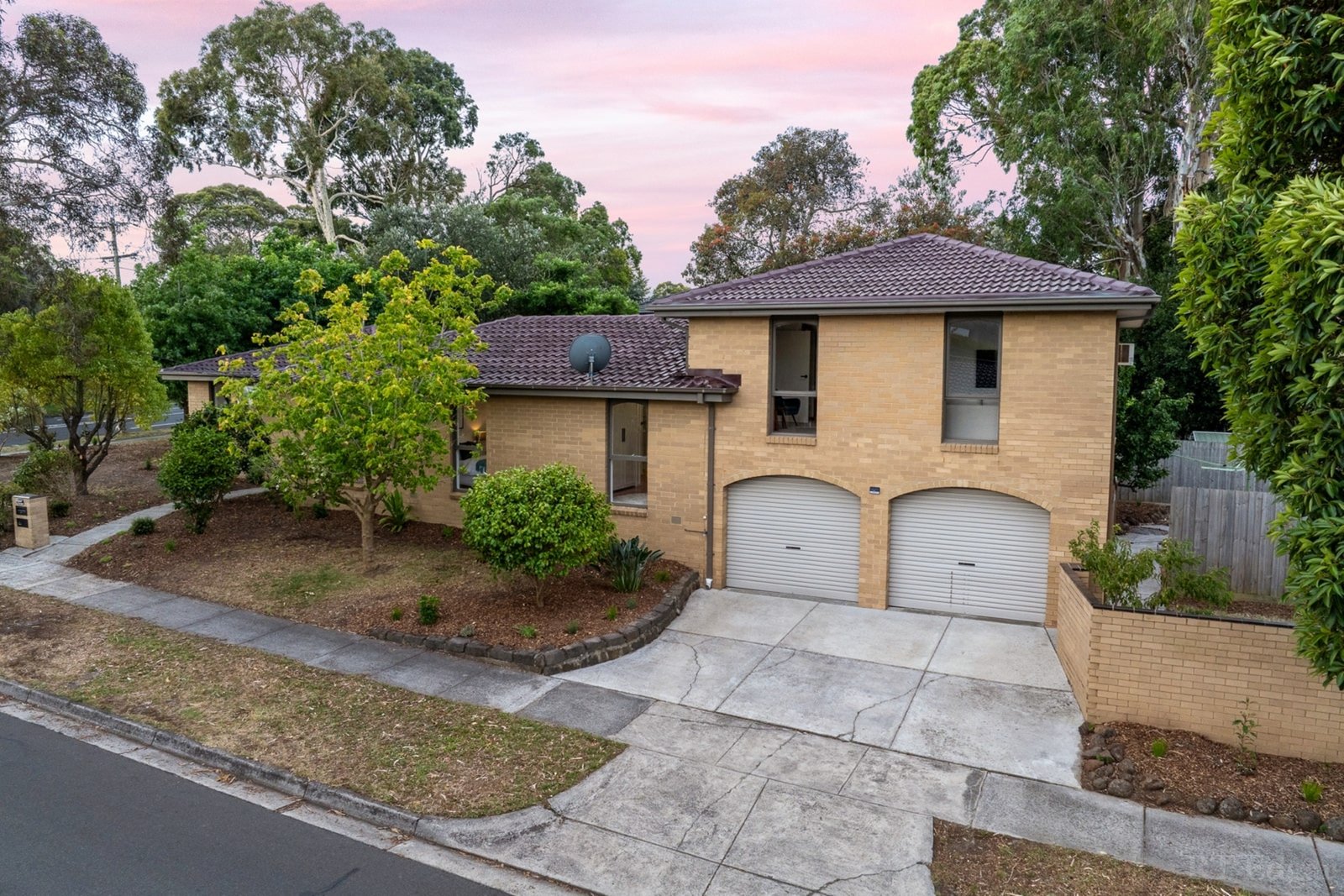 Real Estate and Property in 120 Lawrence Road, Mount Waverley, VIC