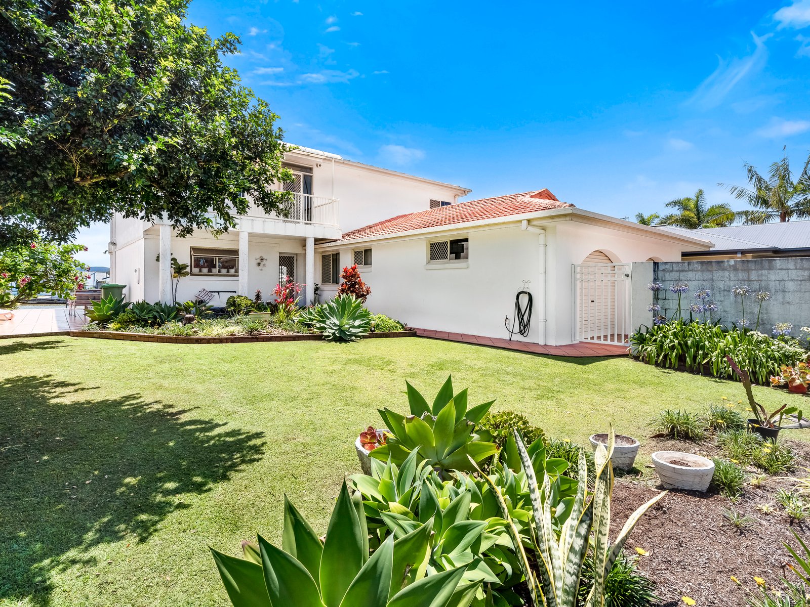 120 Melaleuca Drive PALM BEACH 2