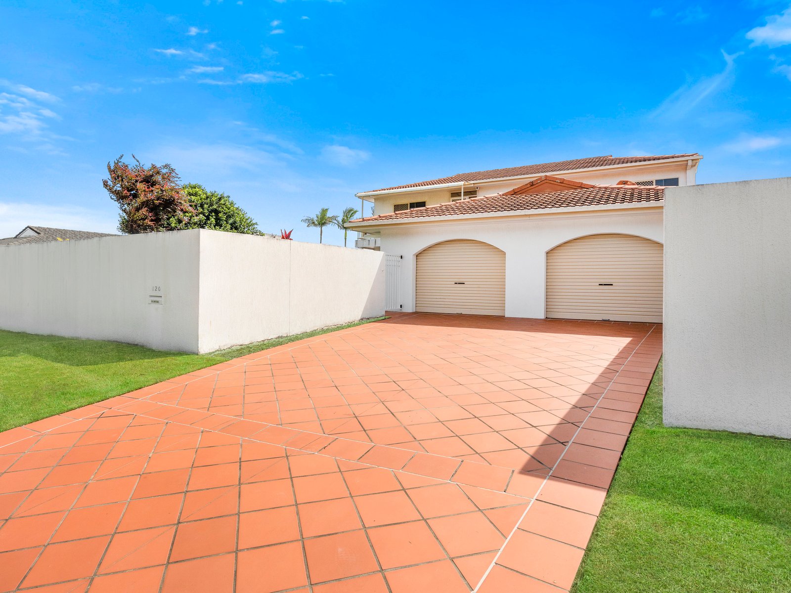 120 Melaleuca Drive PALM BEACH 2