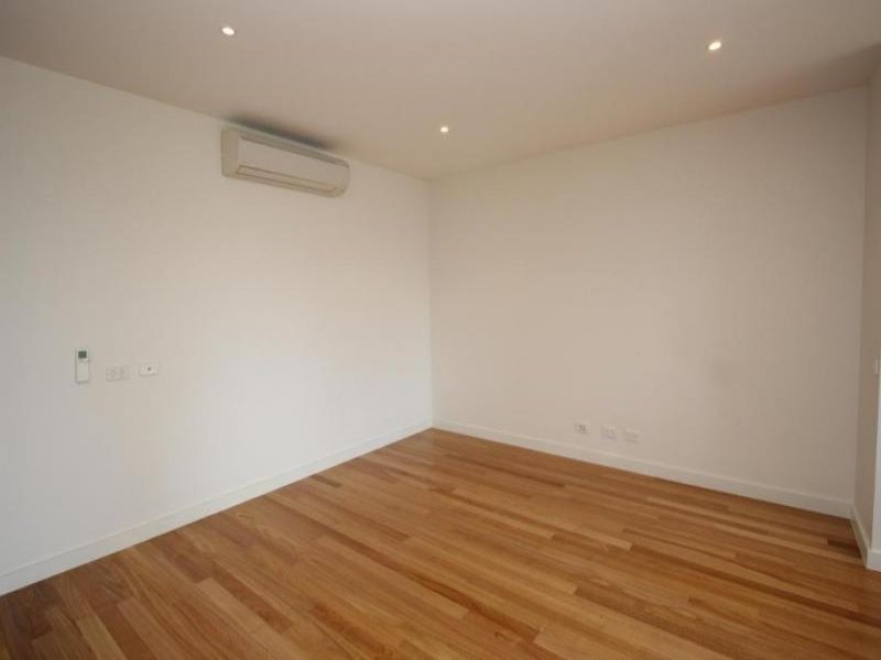 Gallery: 120 Oak Avenue