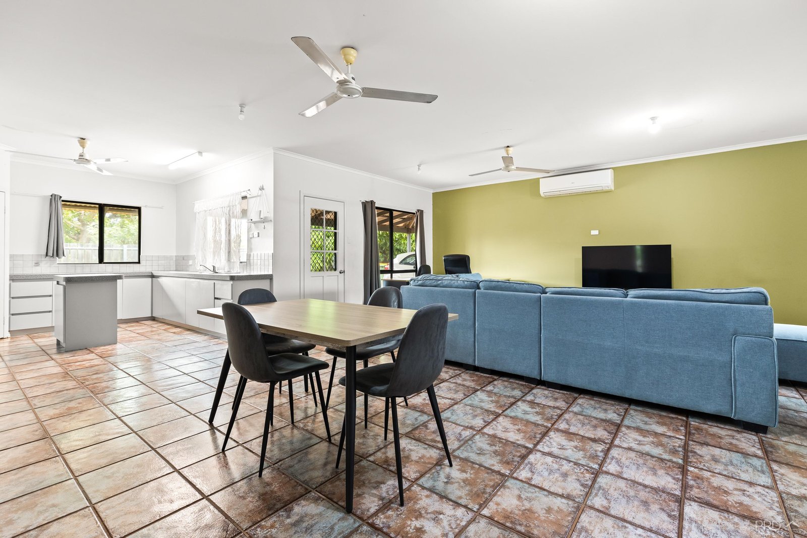 120 Reid Road CABLE BEACH 1