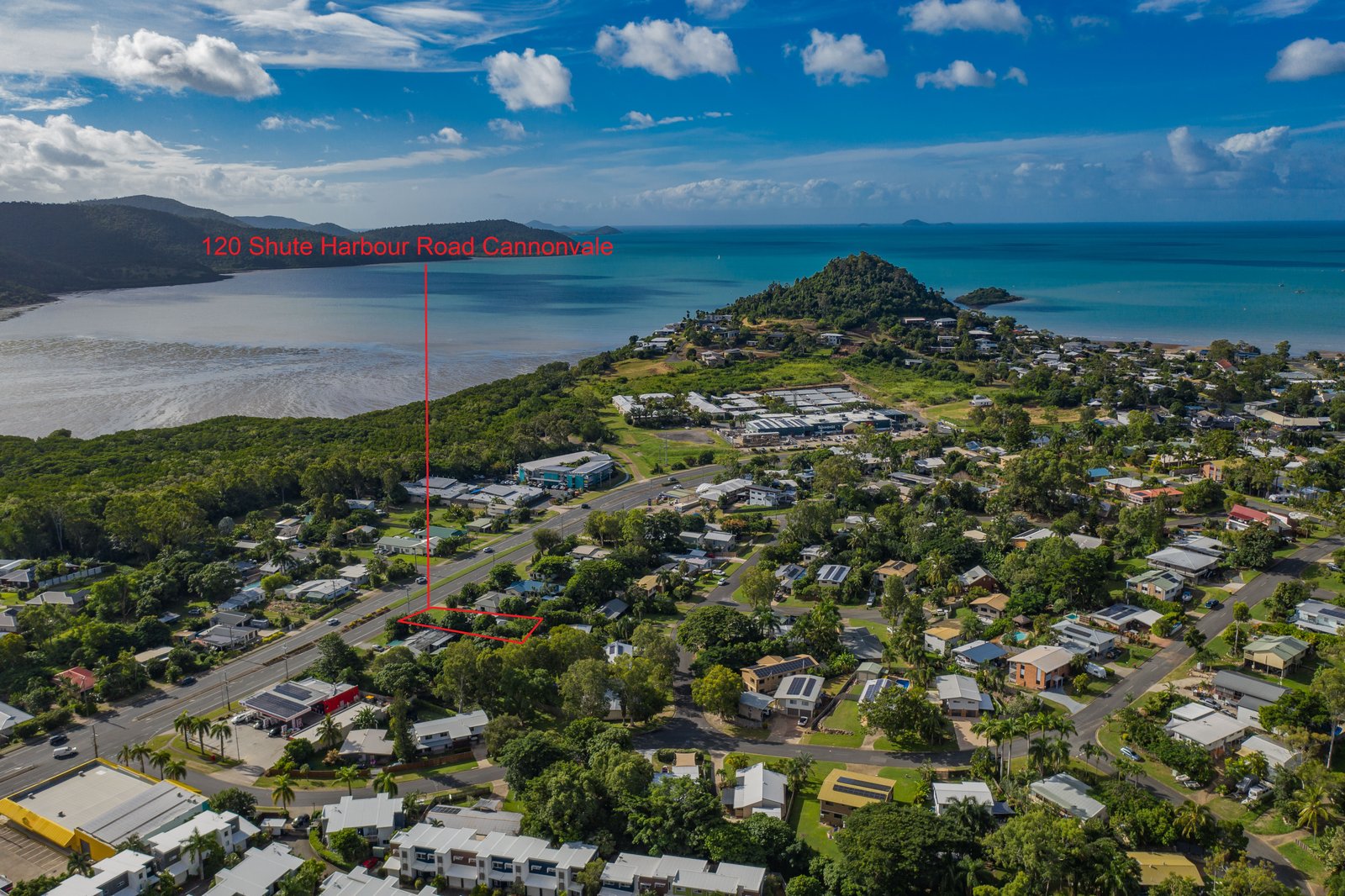120 Shute Harbour Road CANNONVALE 1