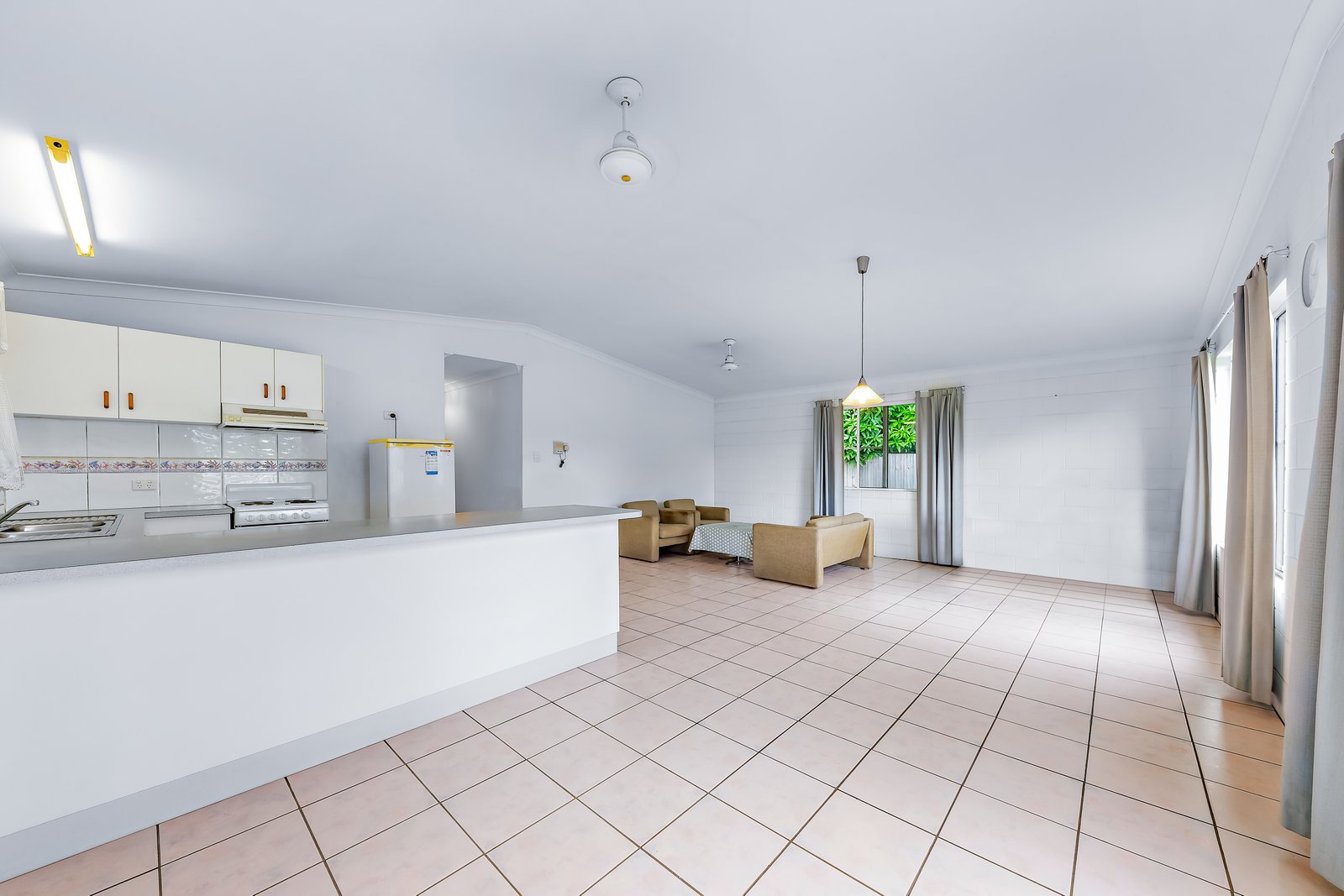 120 Shute Harbour Road CANNONVALE 3