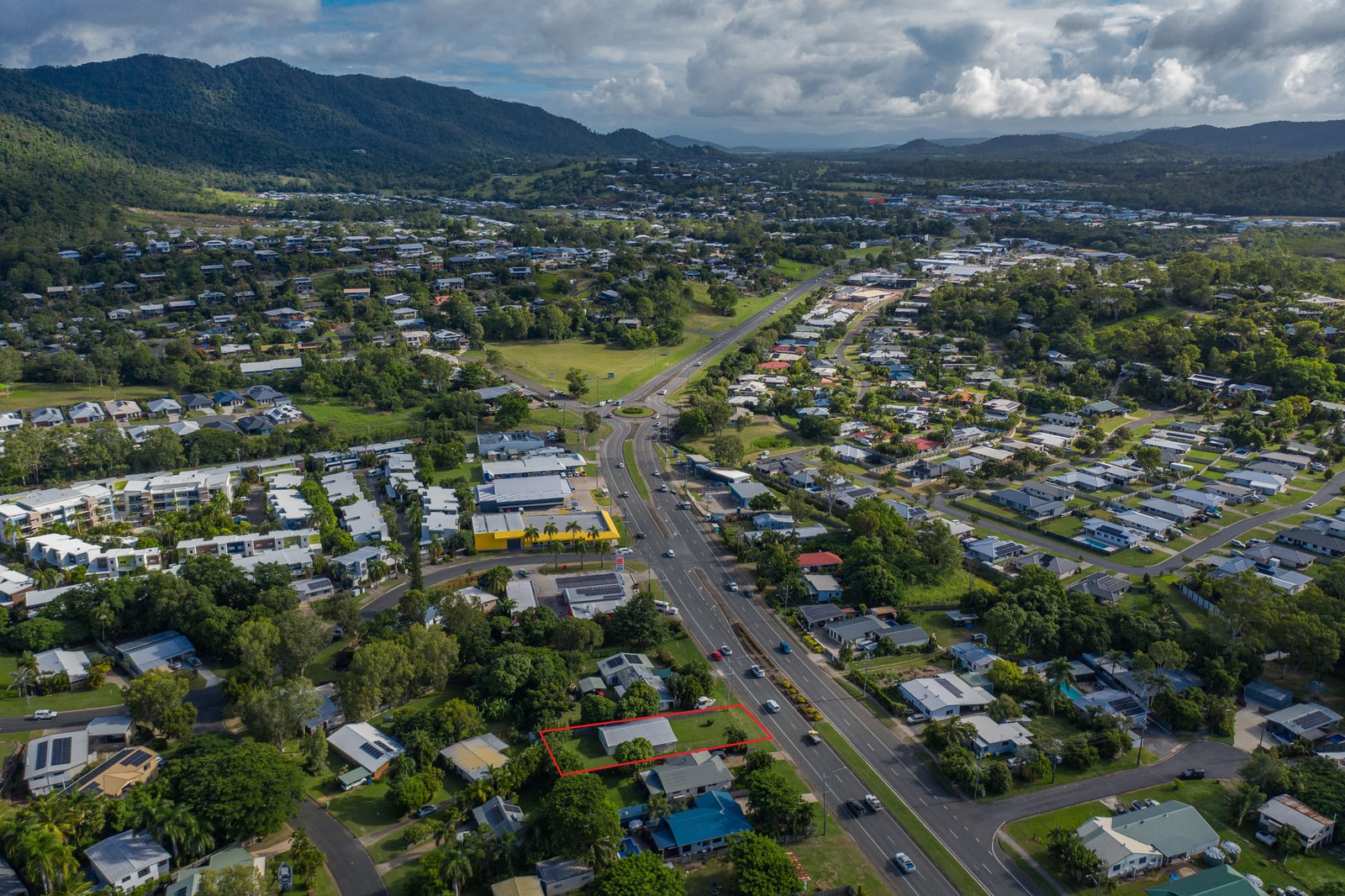 120 Shute Harbour Road CANNONVALE 10