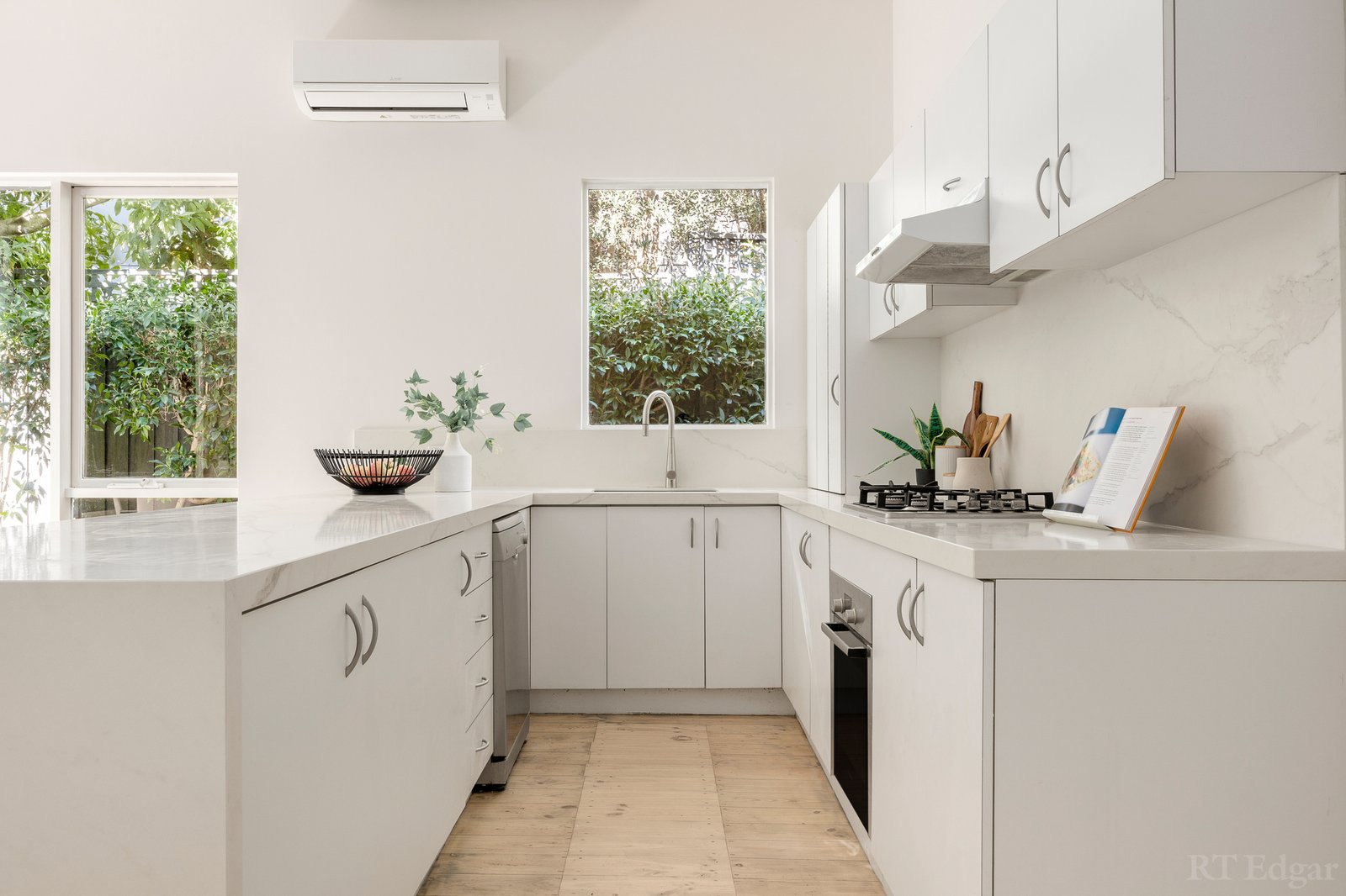 Real Estate and Property in 120 Tennyson Street, Elwood, VIC