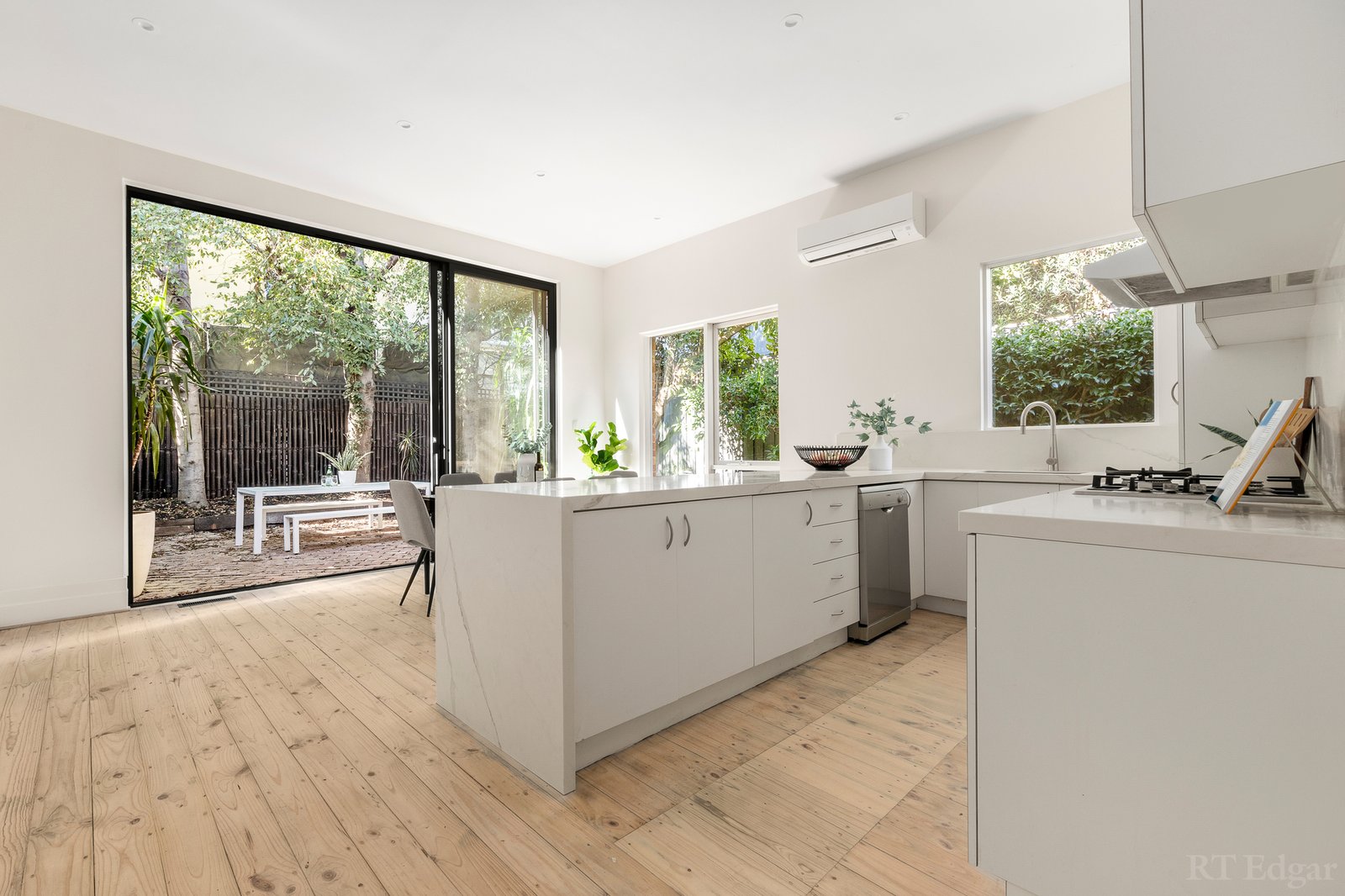 Real Estate and Property in 120 Tennyson Street, Elwood, VIC