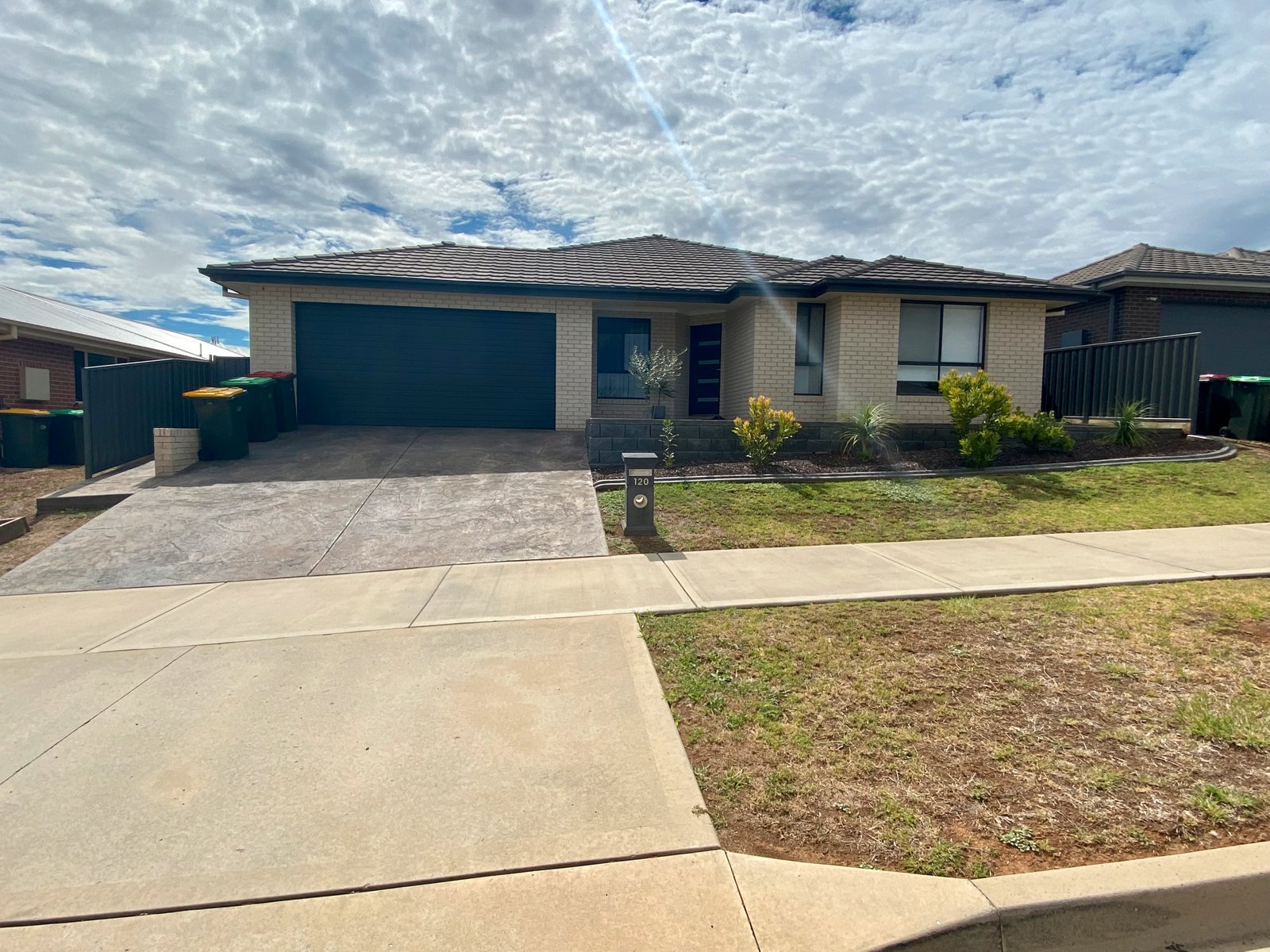 120 Verdelho Drive TAMWORTH 1