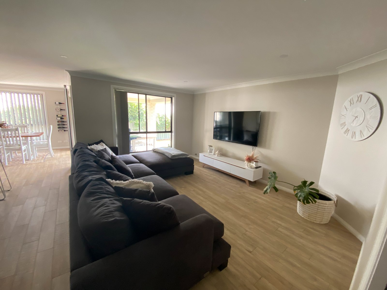 120 Verdelho Drive TAMWORTH 13