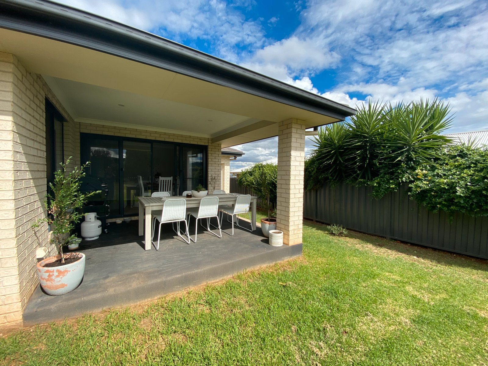 120 Verdelho Drive TAMWORTH 16