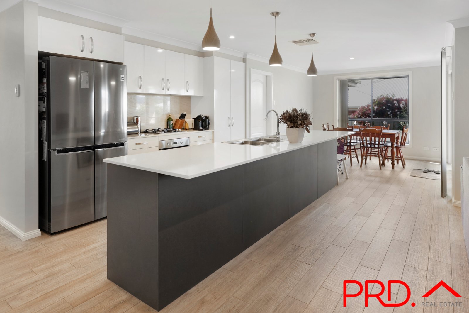 120 Verdelho Drive TAMWORTH 2