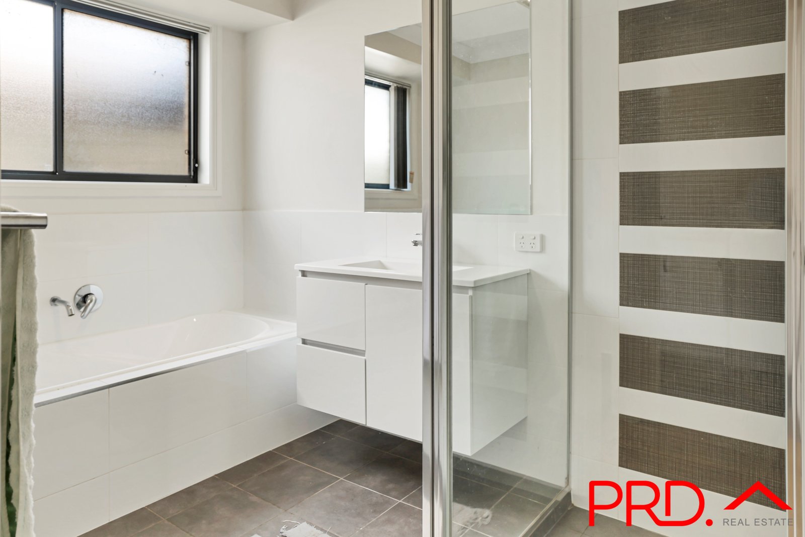 120 Verdelho Drive TAMWORTH 4