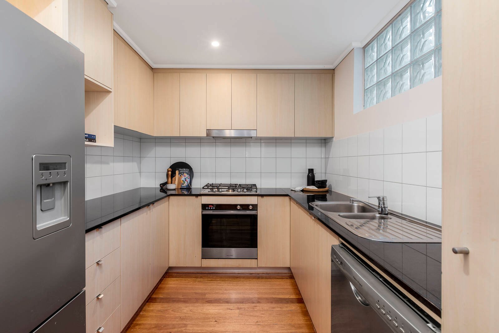 Gallery: 1/200 Bay Street