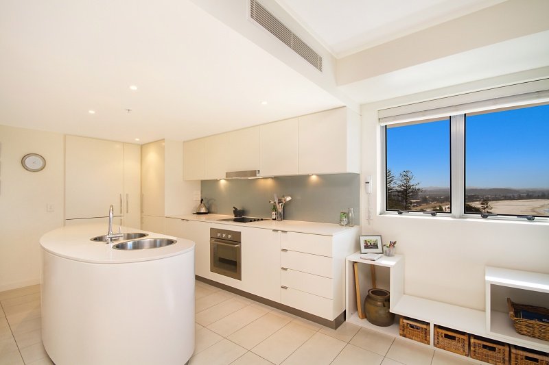 1201/3 McLean Street COOLANGATTA 3
