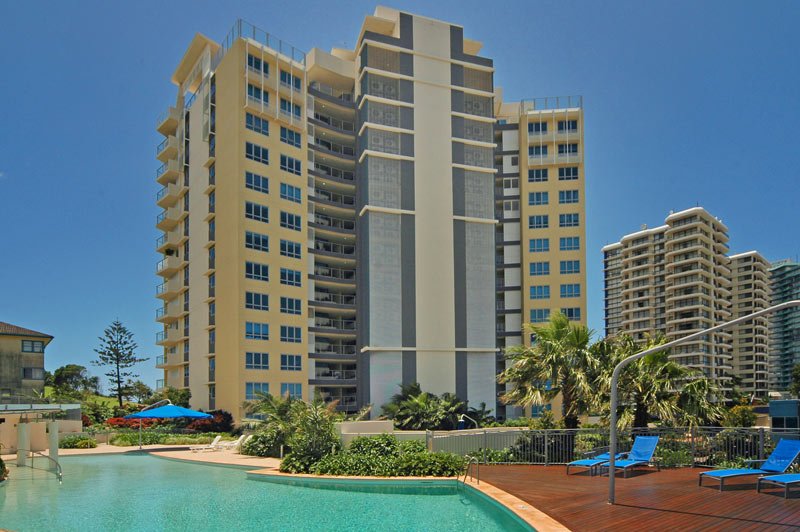 1201/3 McLean Street COOLANGATTA 11