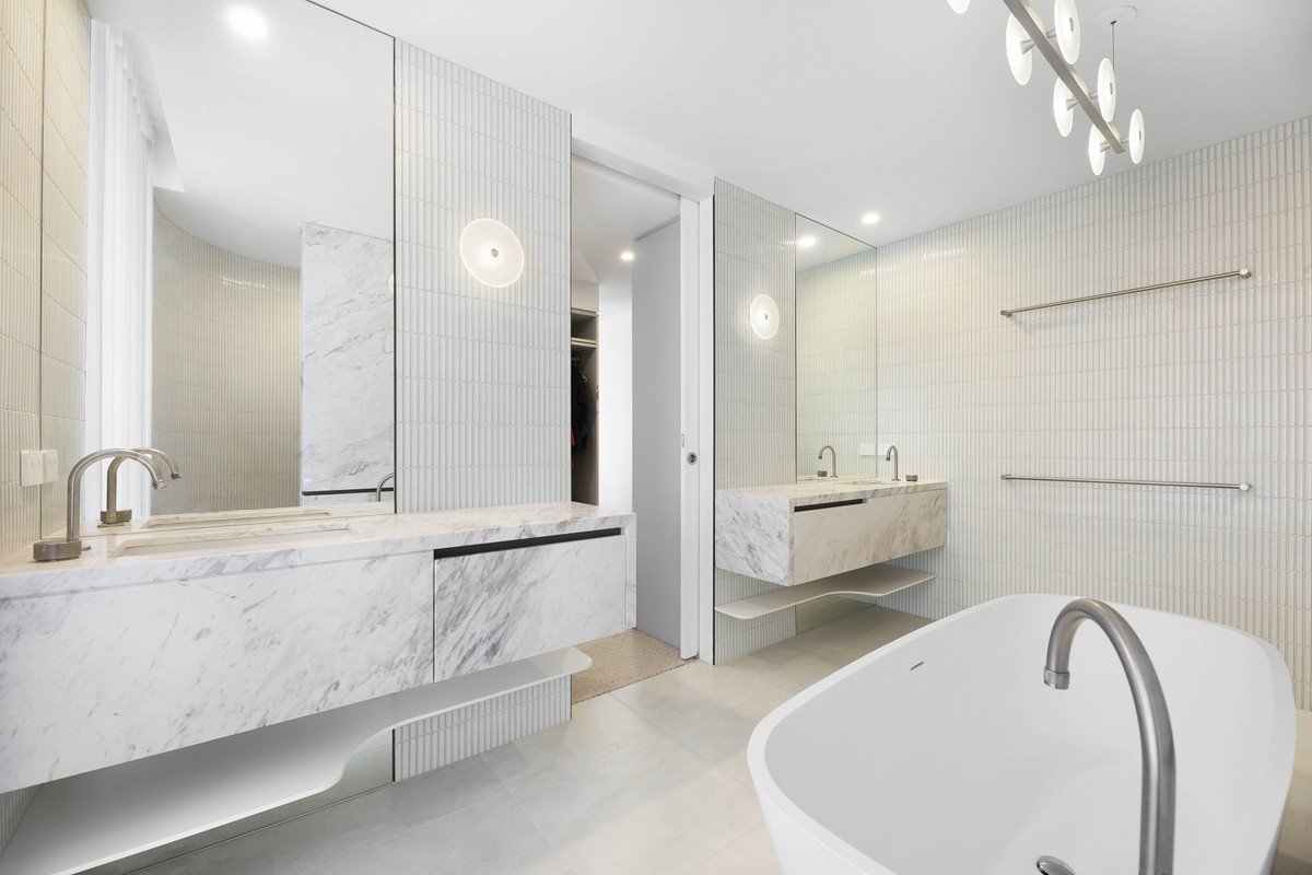 1202/112 The Esplanade Burleigh Heads 20