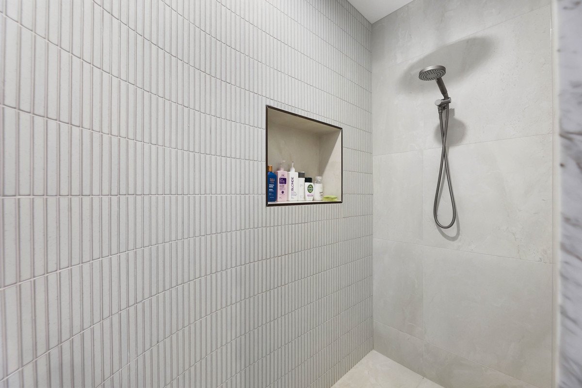 1202/112 The Esplanade Burleigh Heads 21