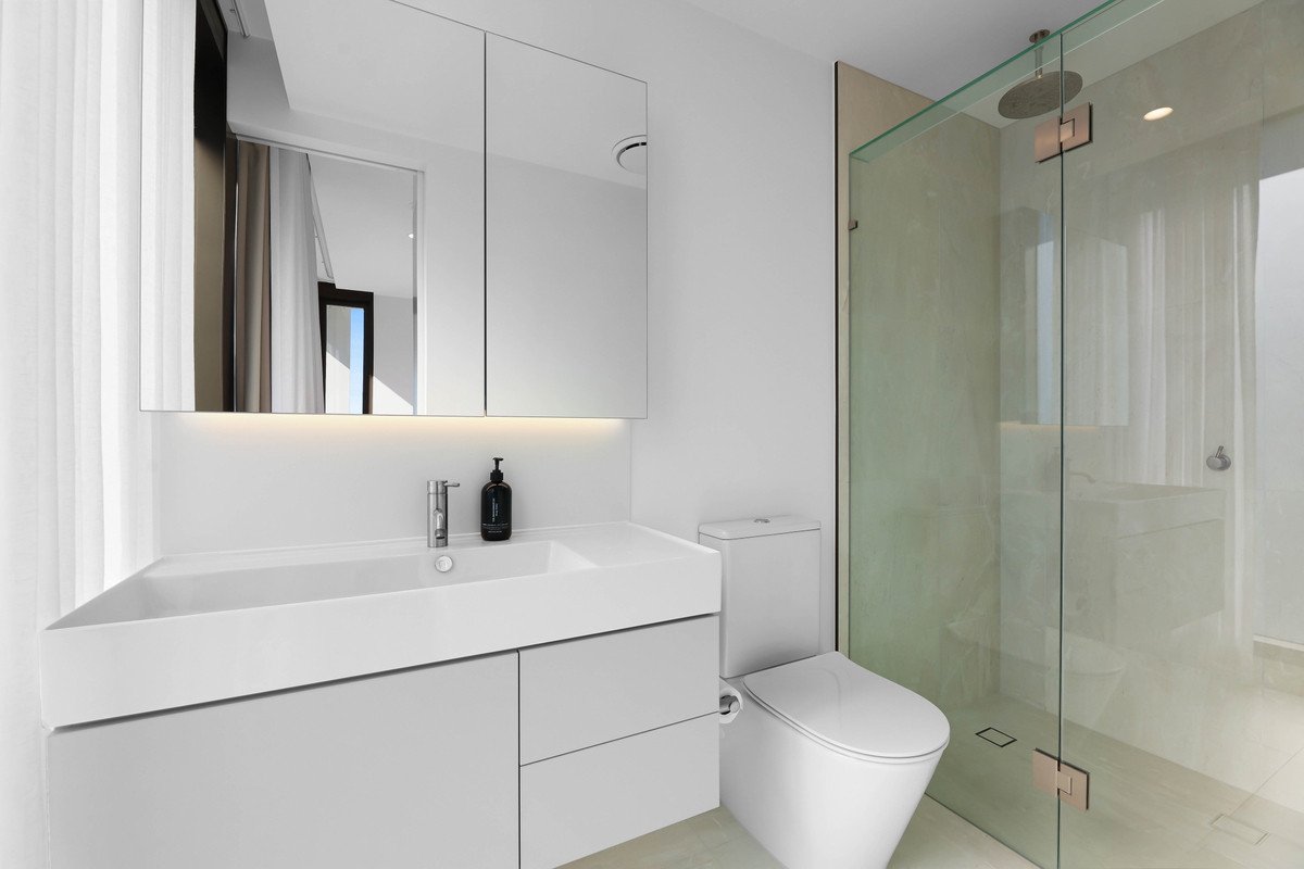 1202/112 The Esplanade Burleigh Heads 25