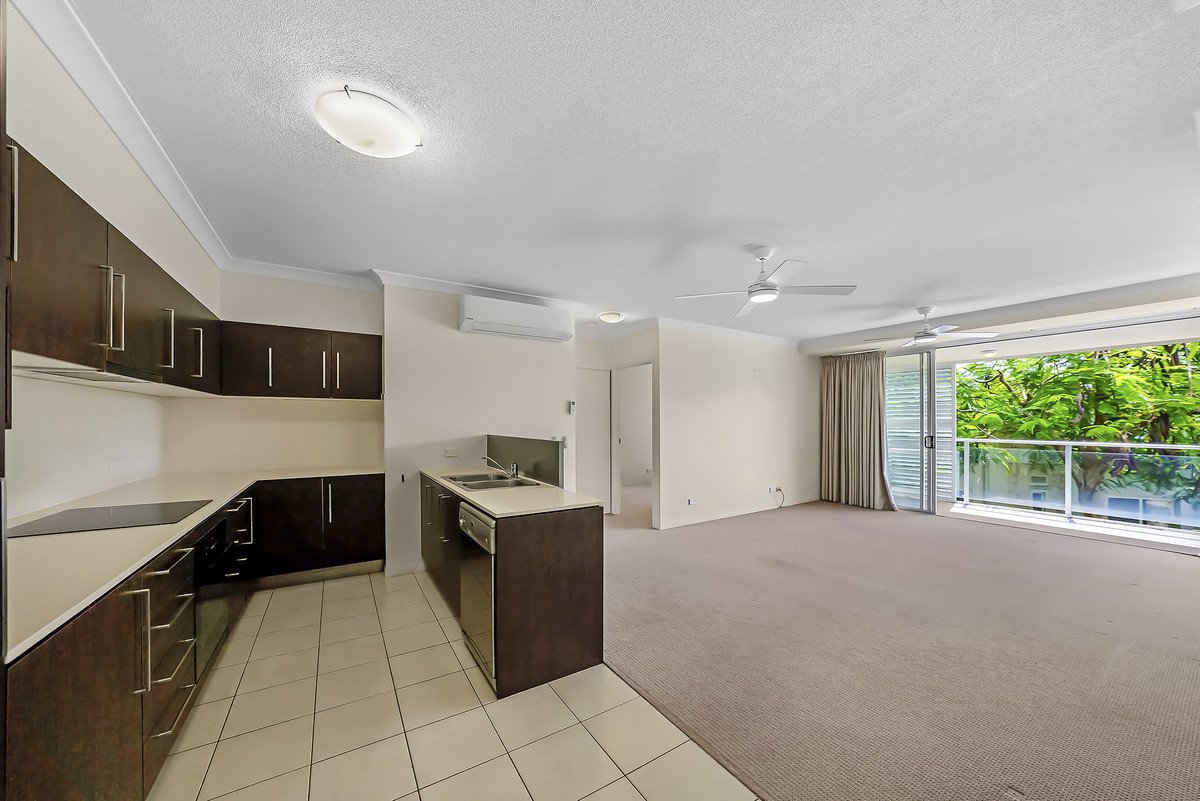 1202/12-14 Executive Drive Burleigh Waters 7