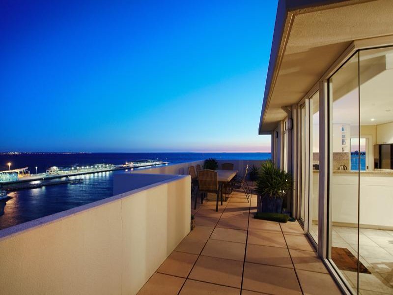Gallery: 1202/127 Beach Street