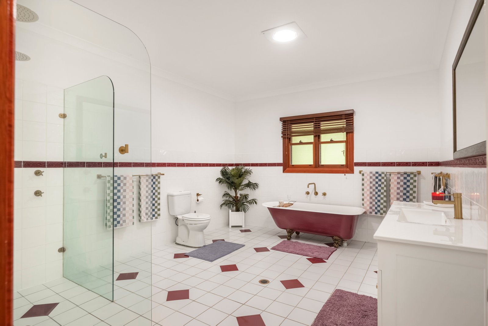1203 Clarence Town Road SEAHAM 9
