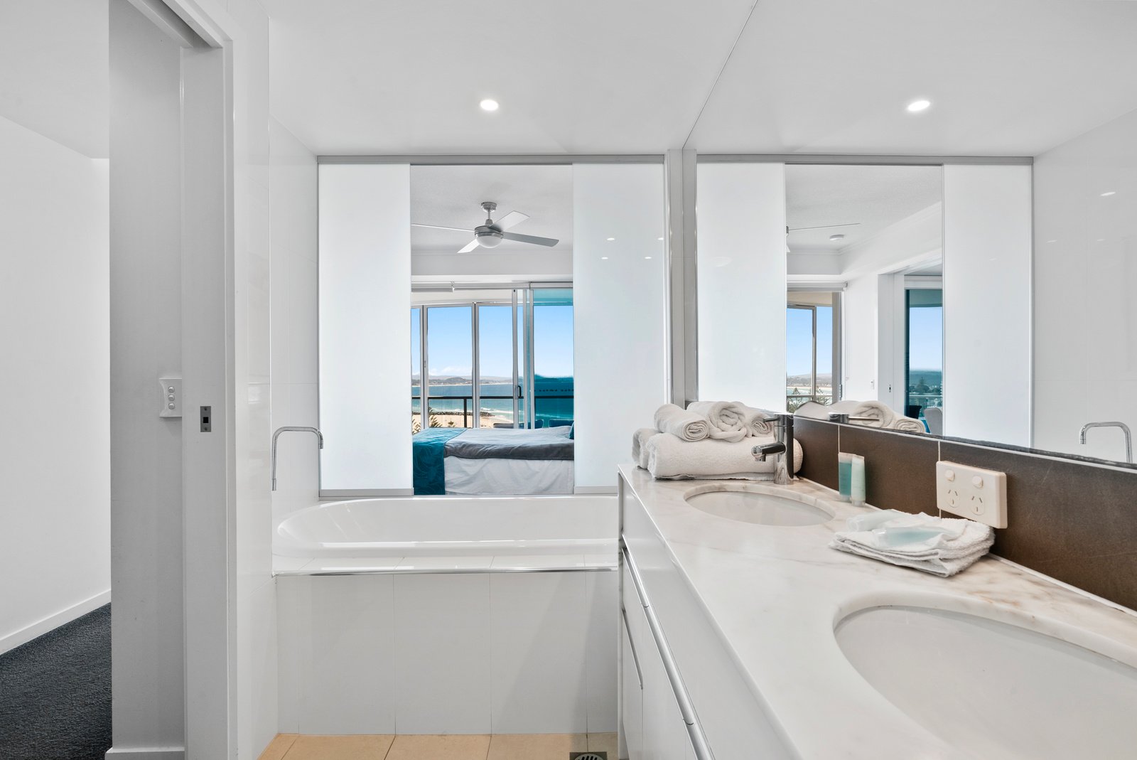 1203/110 Marine Parade COOLANGATTA 9
