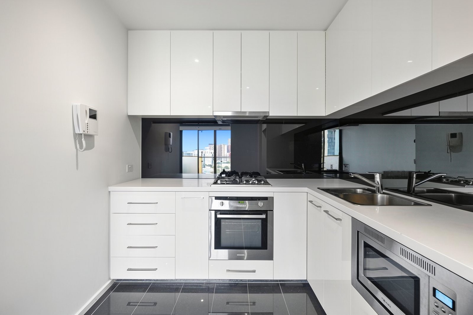 Gallery: 1203/118 Kavanagh Street