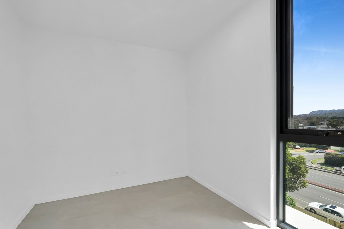 1203/6 Second Avenue Burleigh Heads 18