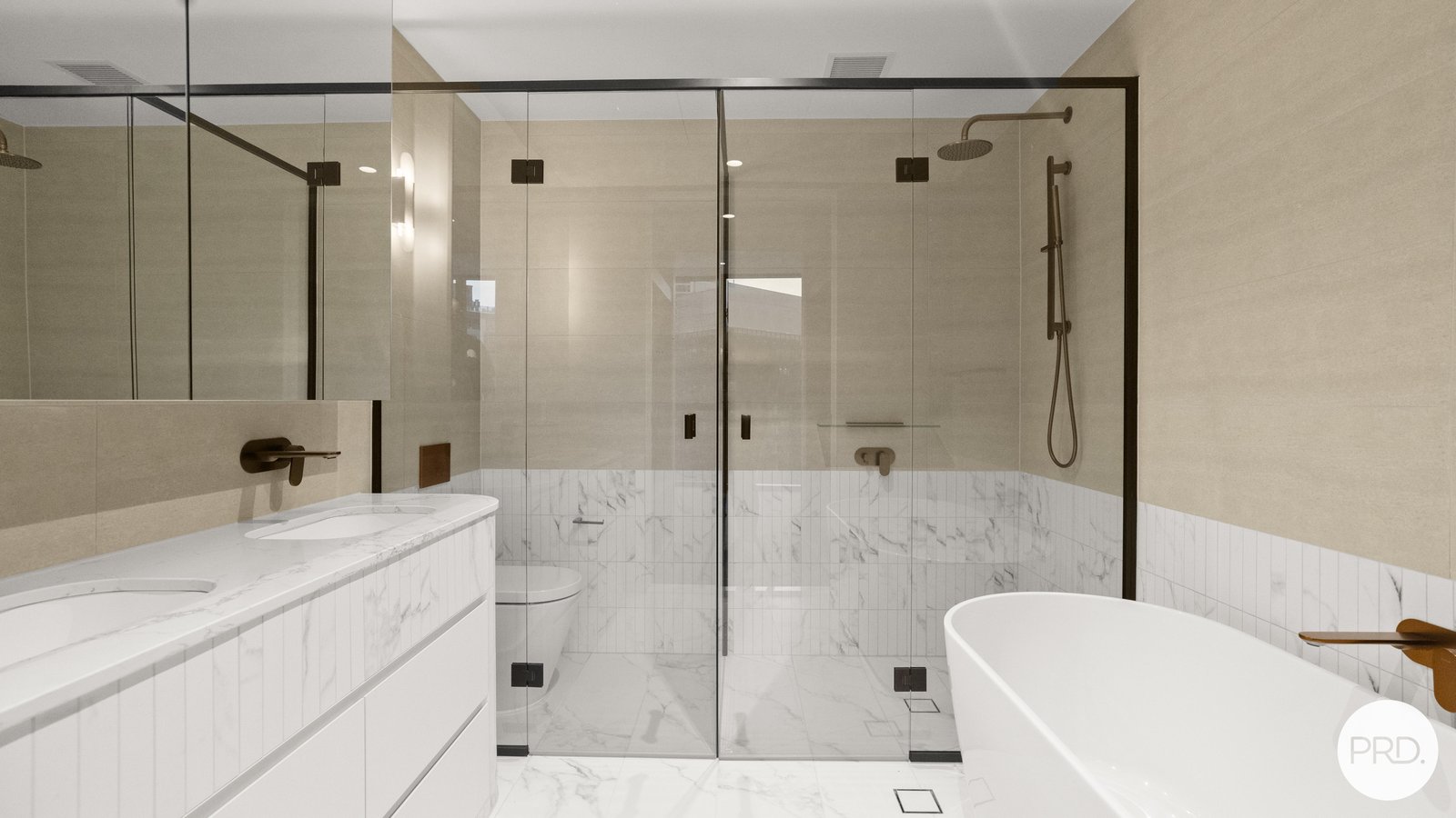 1203/63 La trobe Street MELBOURNE 6