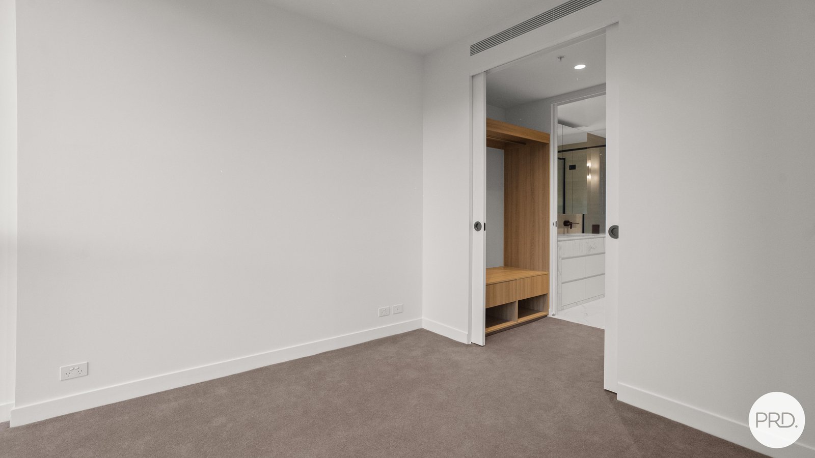 1203/63 La trobe Street MELBOURNE 7