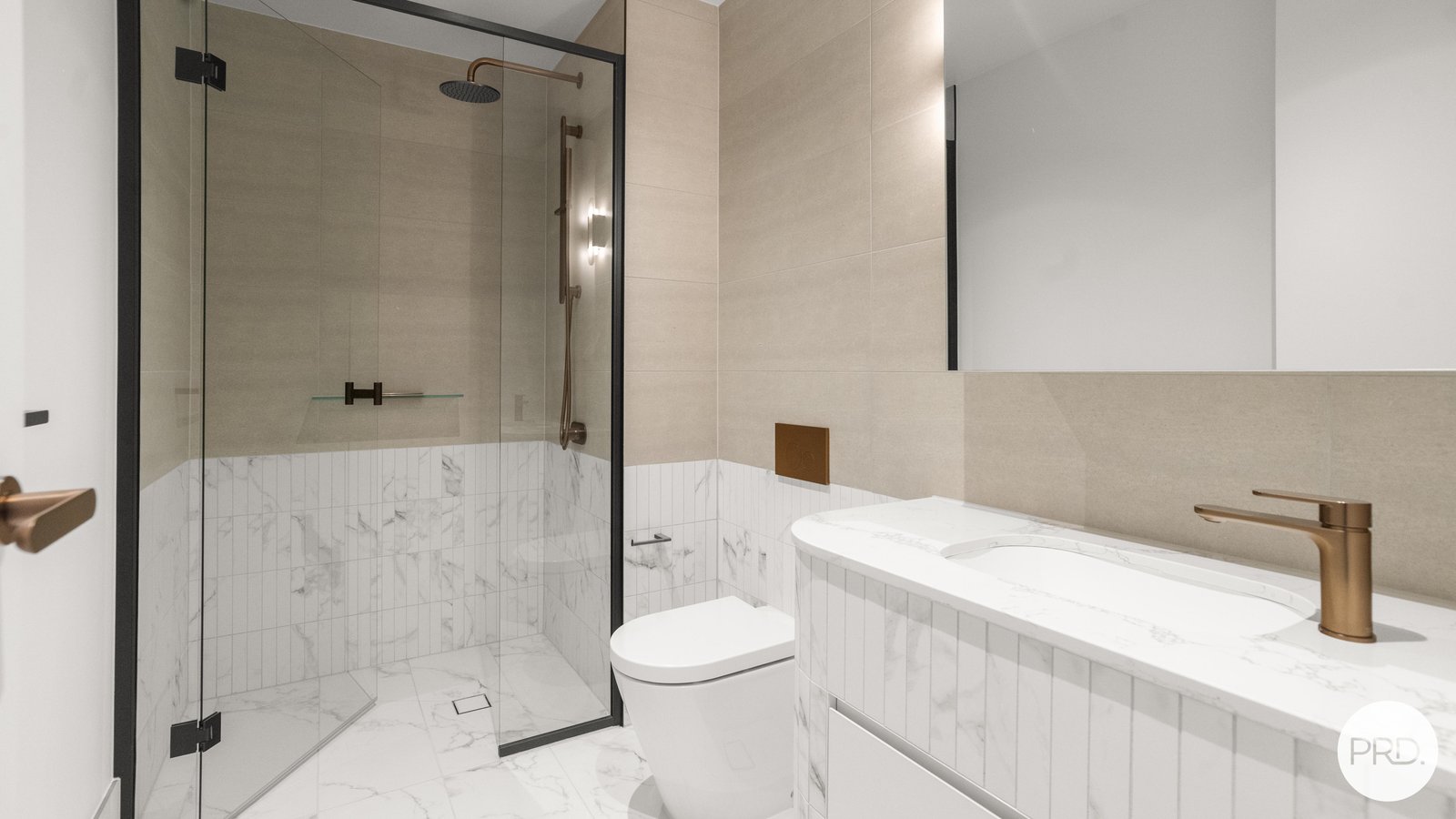 1203/63 La trobe Street MELBOURNE 14