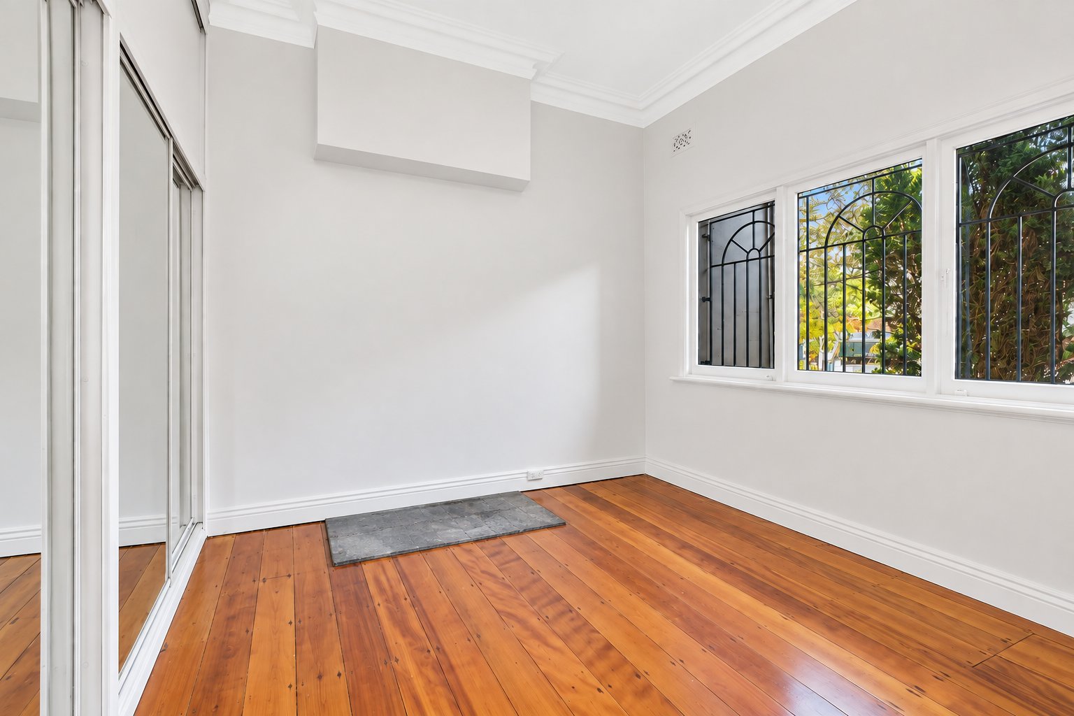 1/204 Bronte Road WAVERLEY 3