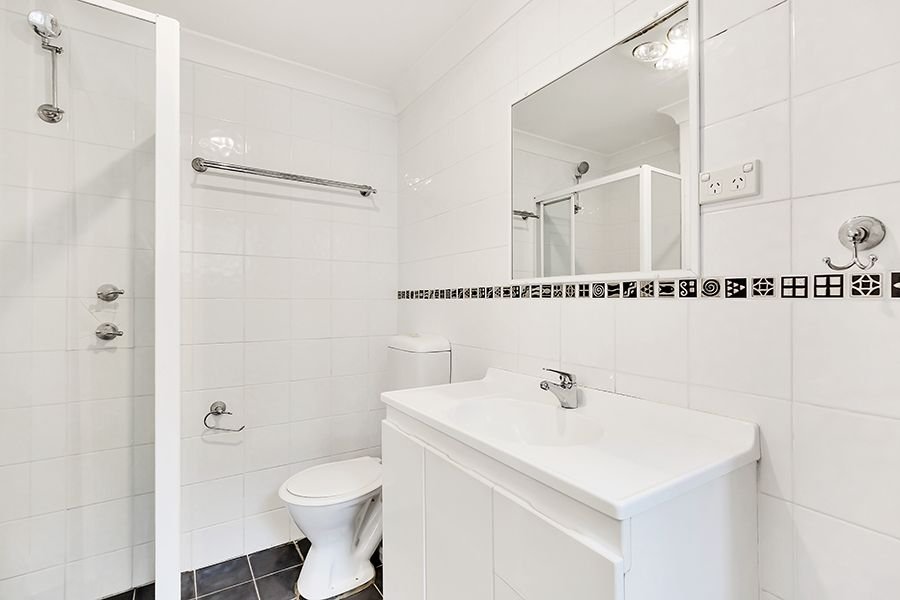 1/204 Bronte Road WAVERLEY 4