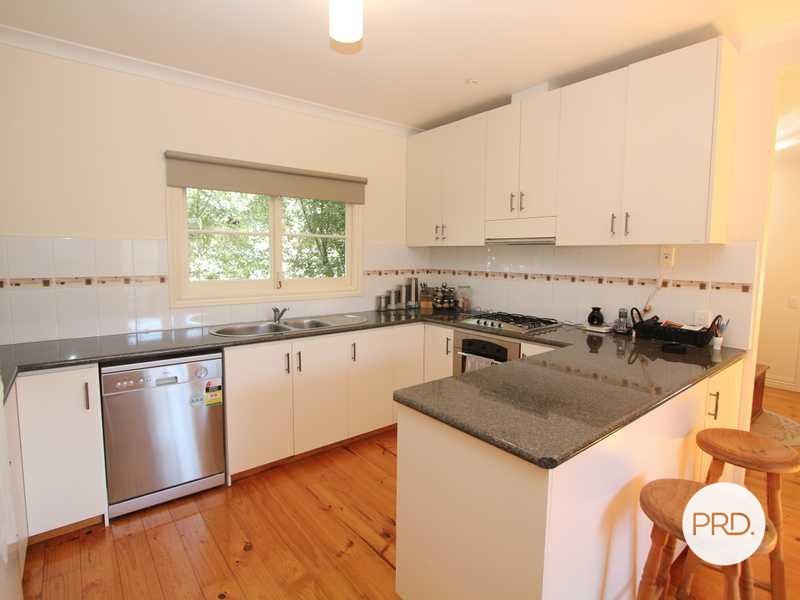 1/204 Stawell Street North BROWN HILL 4