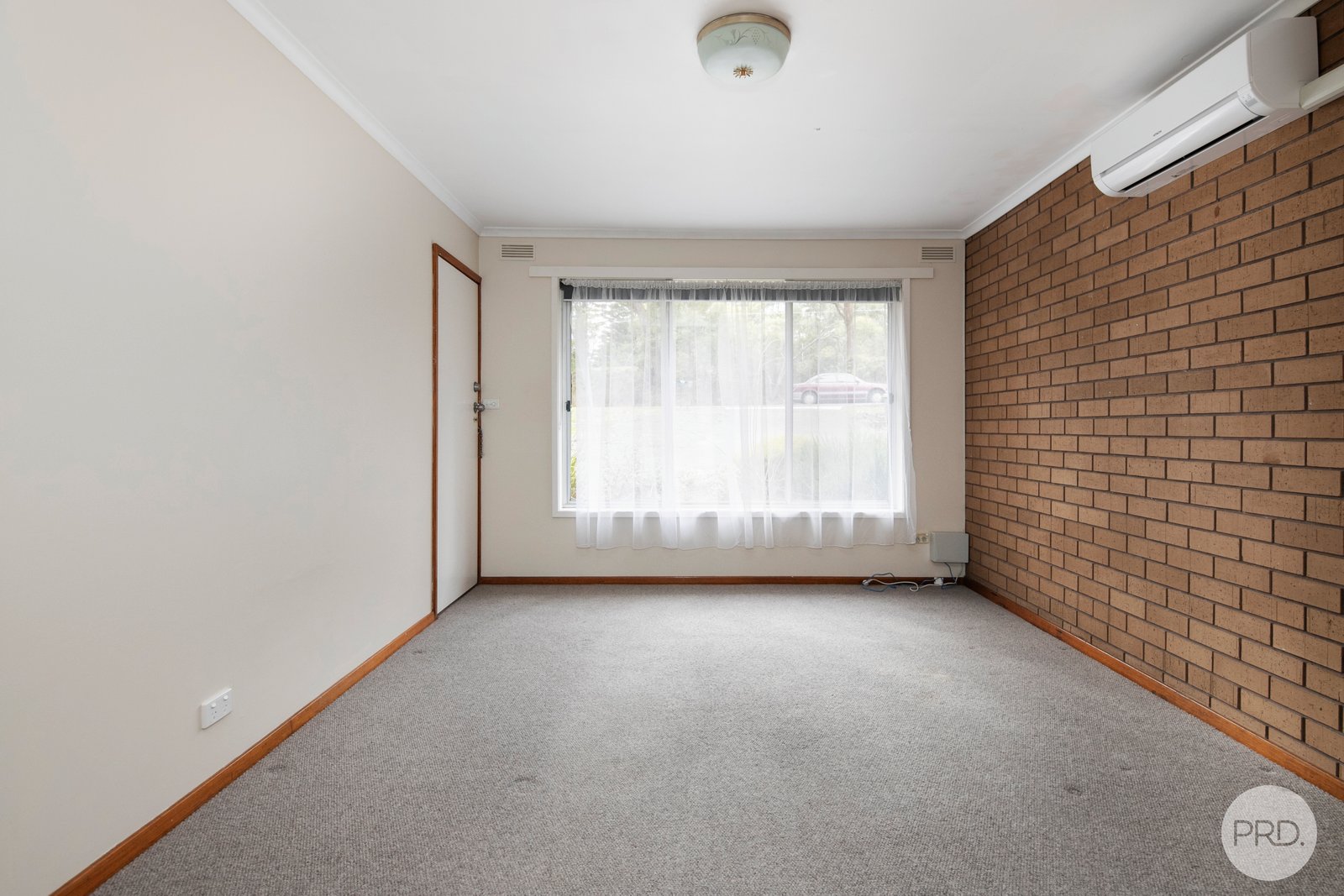 1/2042 Geelong Road MOUNT HELEN 3