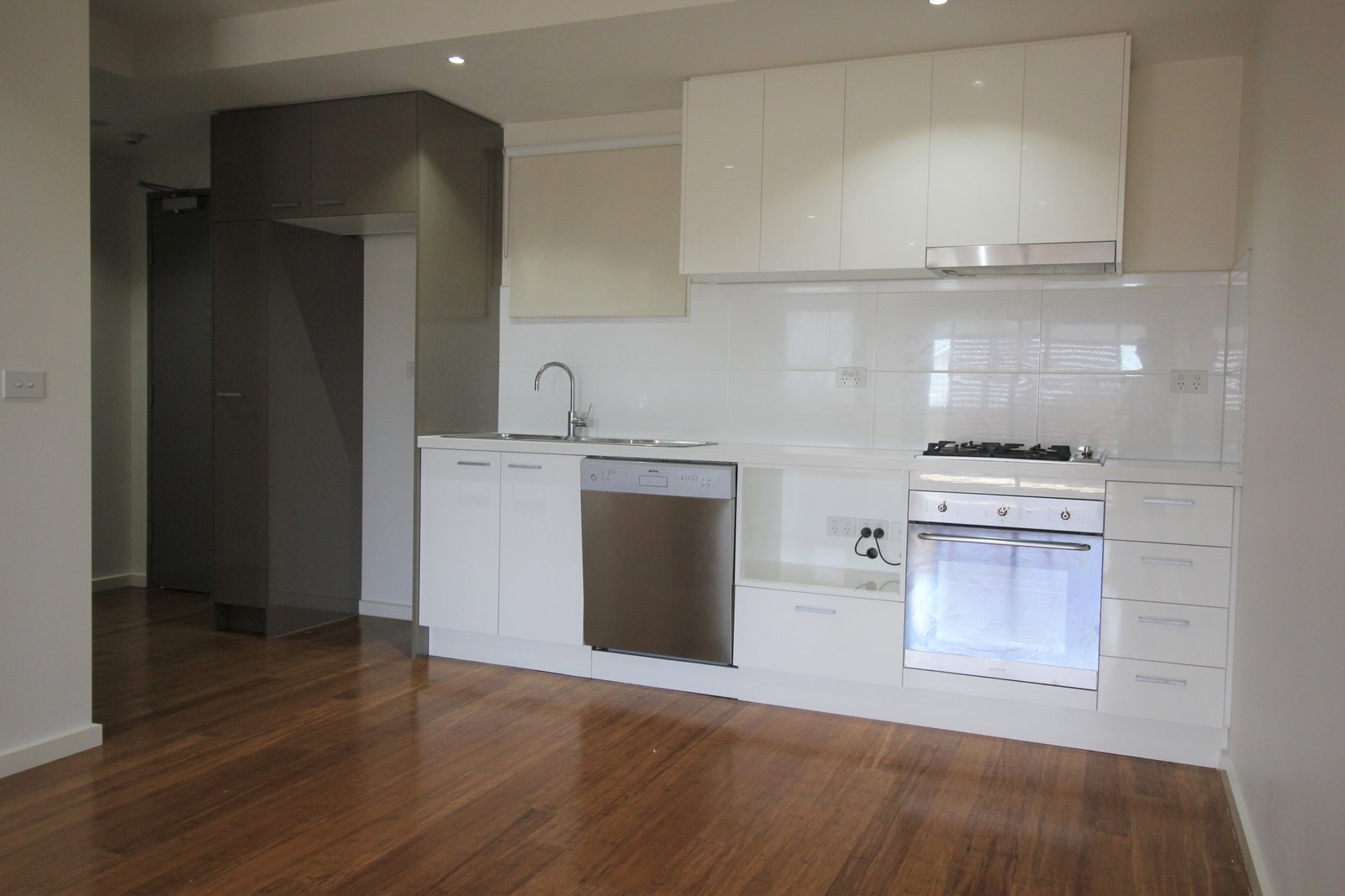 Gallery: 120/436-442 Huntingdale Road