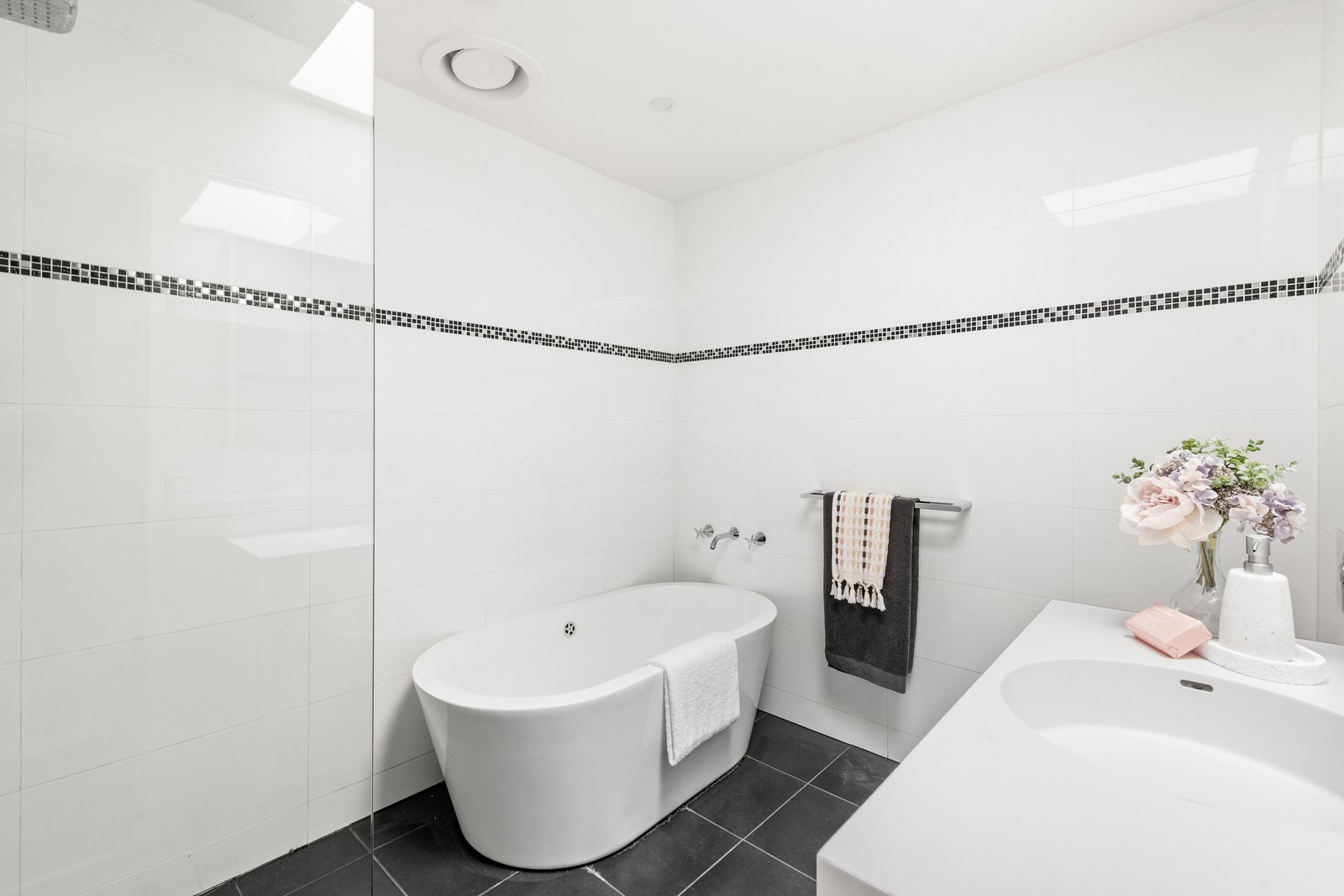 Real Estate and Property in 1/205 Centre Road, Bentleigh, VIC