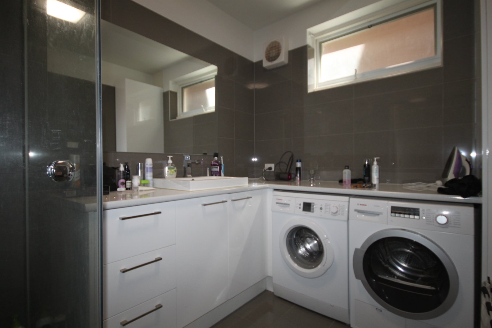 Gallery: 1/205 Dandenong Road