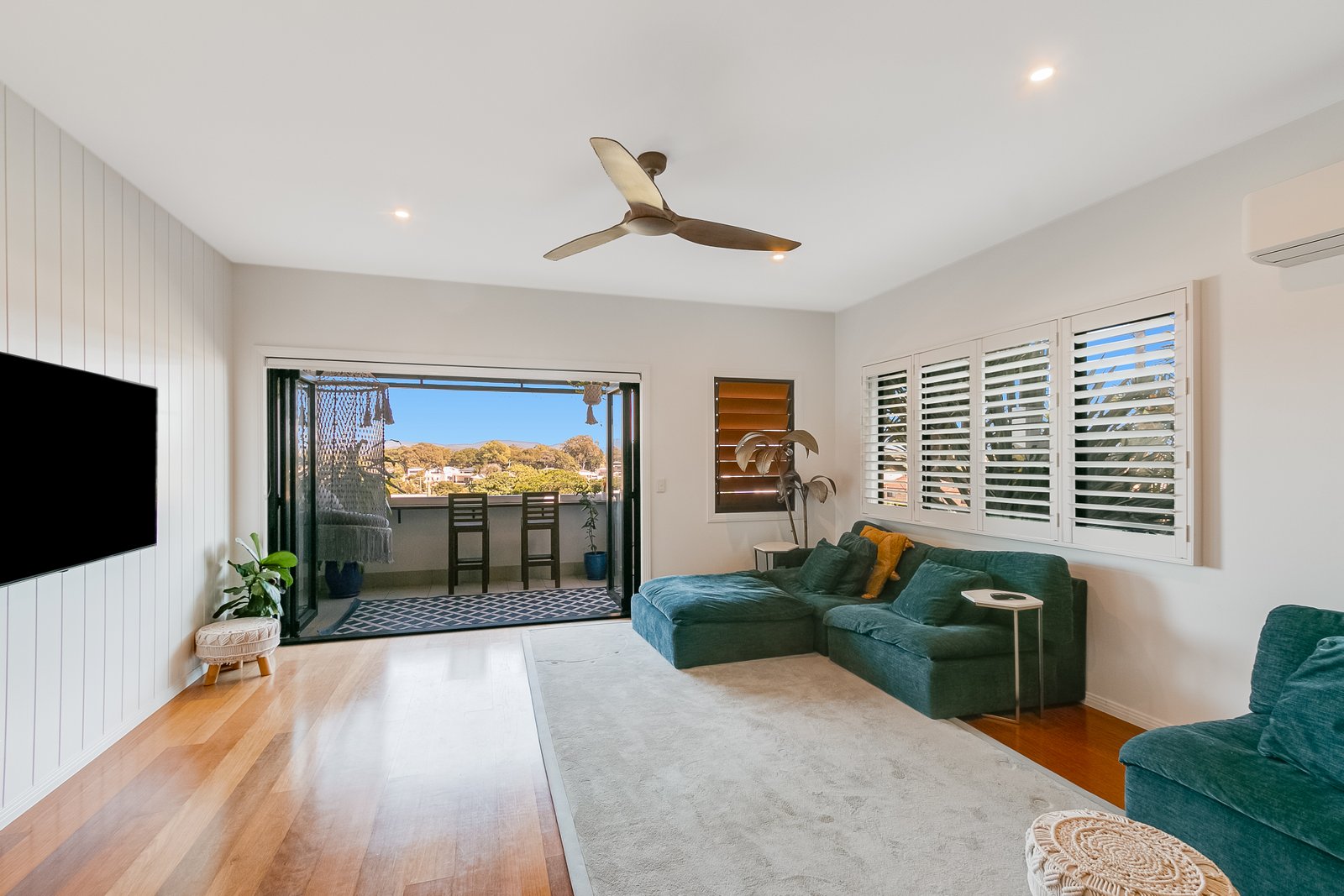 1/2057 Gold Coast Highway MIAMI 2