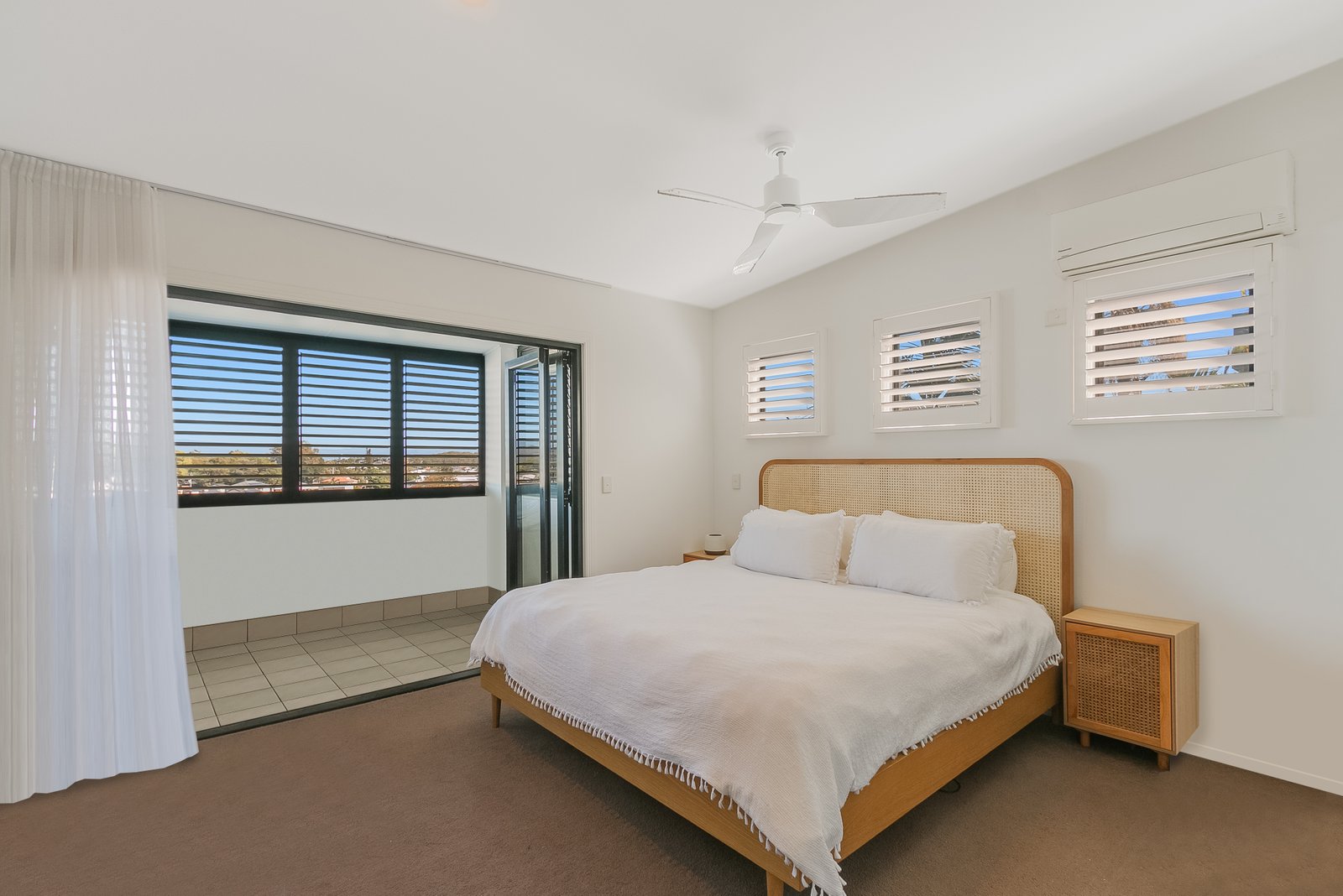 1/2057 Gold Coast Highway MIAMI 8