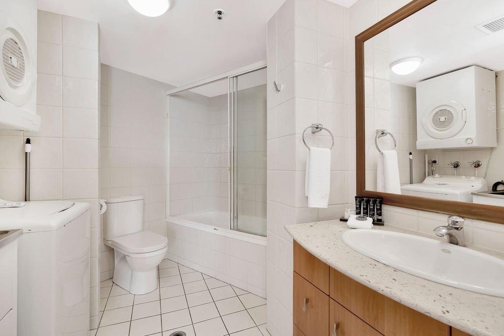 1205/88 Marine Pde  COOLANGATTA 9