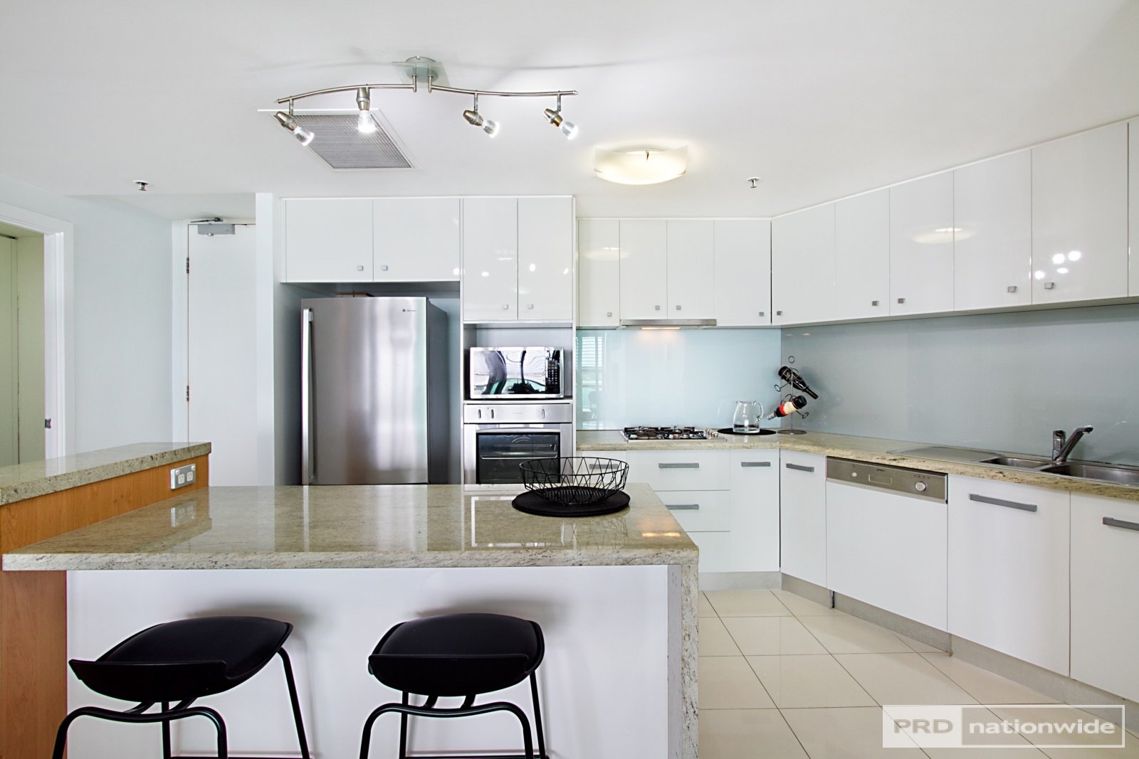 1206/300 Marine Parade LABRADOR 5