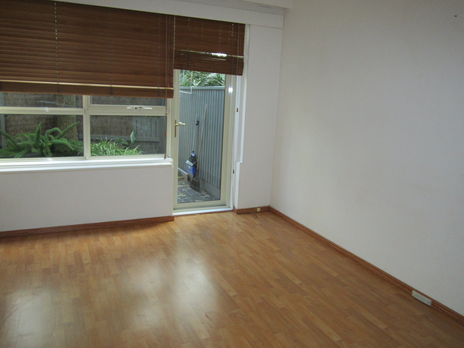 Gallery: 1/207 Centre Road