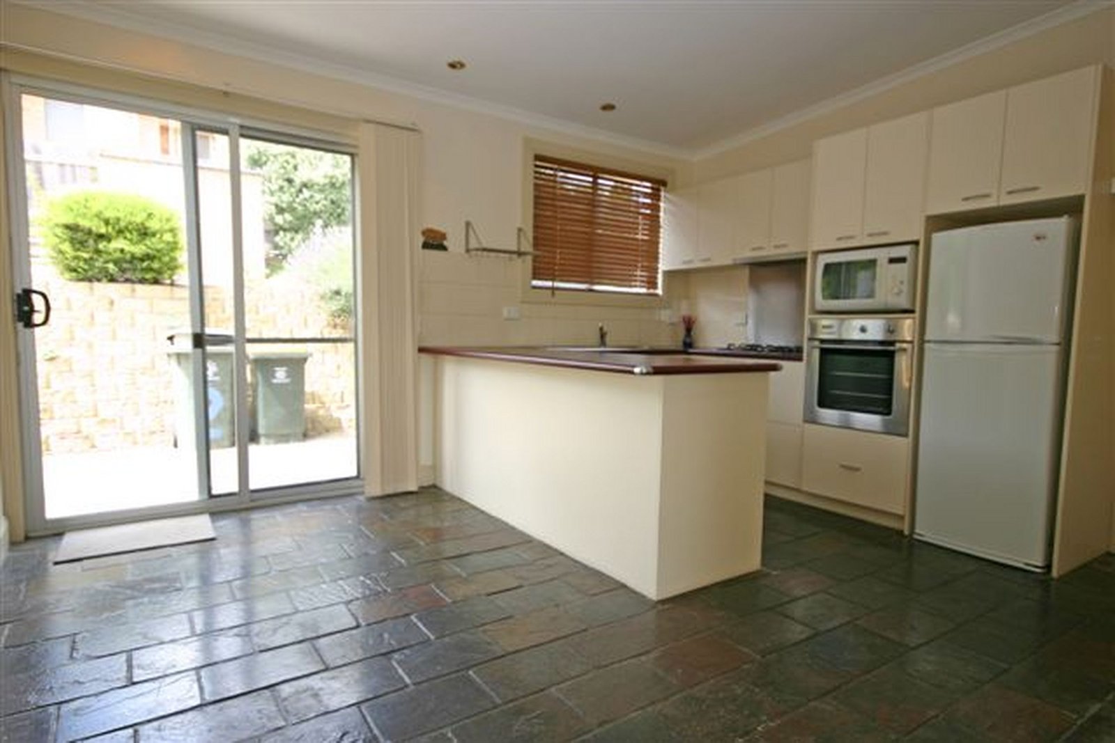 1/207 Tolosa Street GLENORCHY 2
