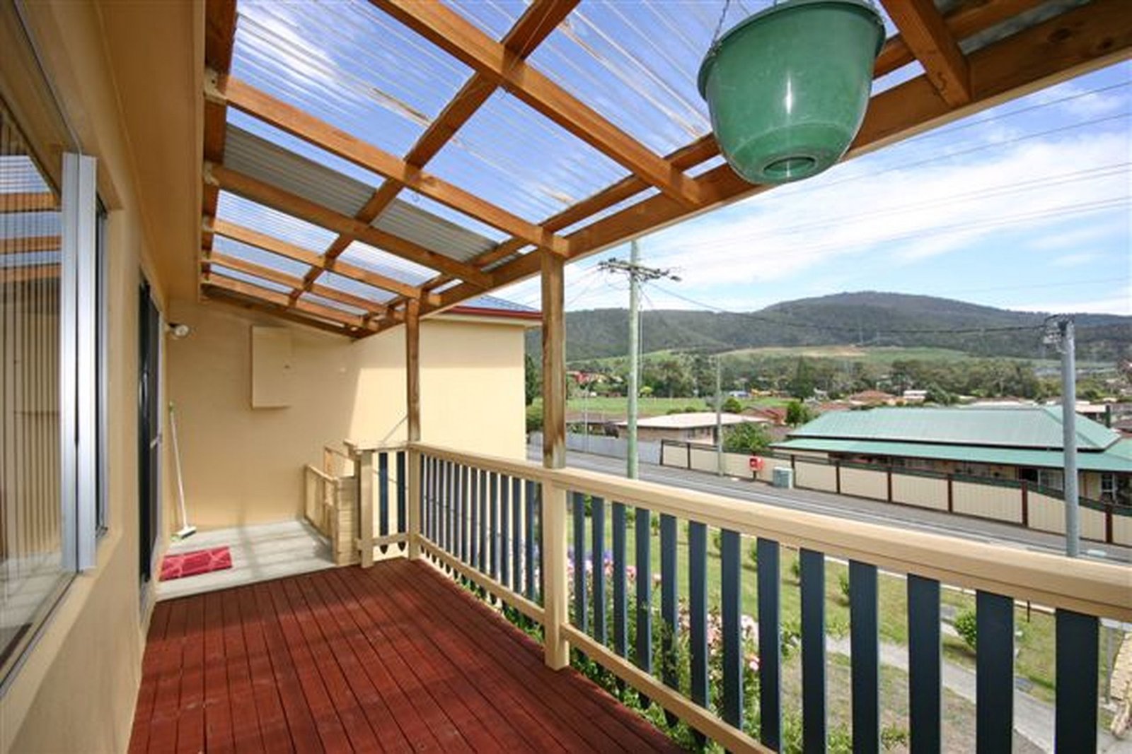 1/207 Tolosa Street GLENORCHY 12