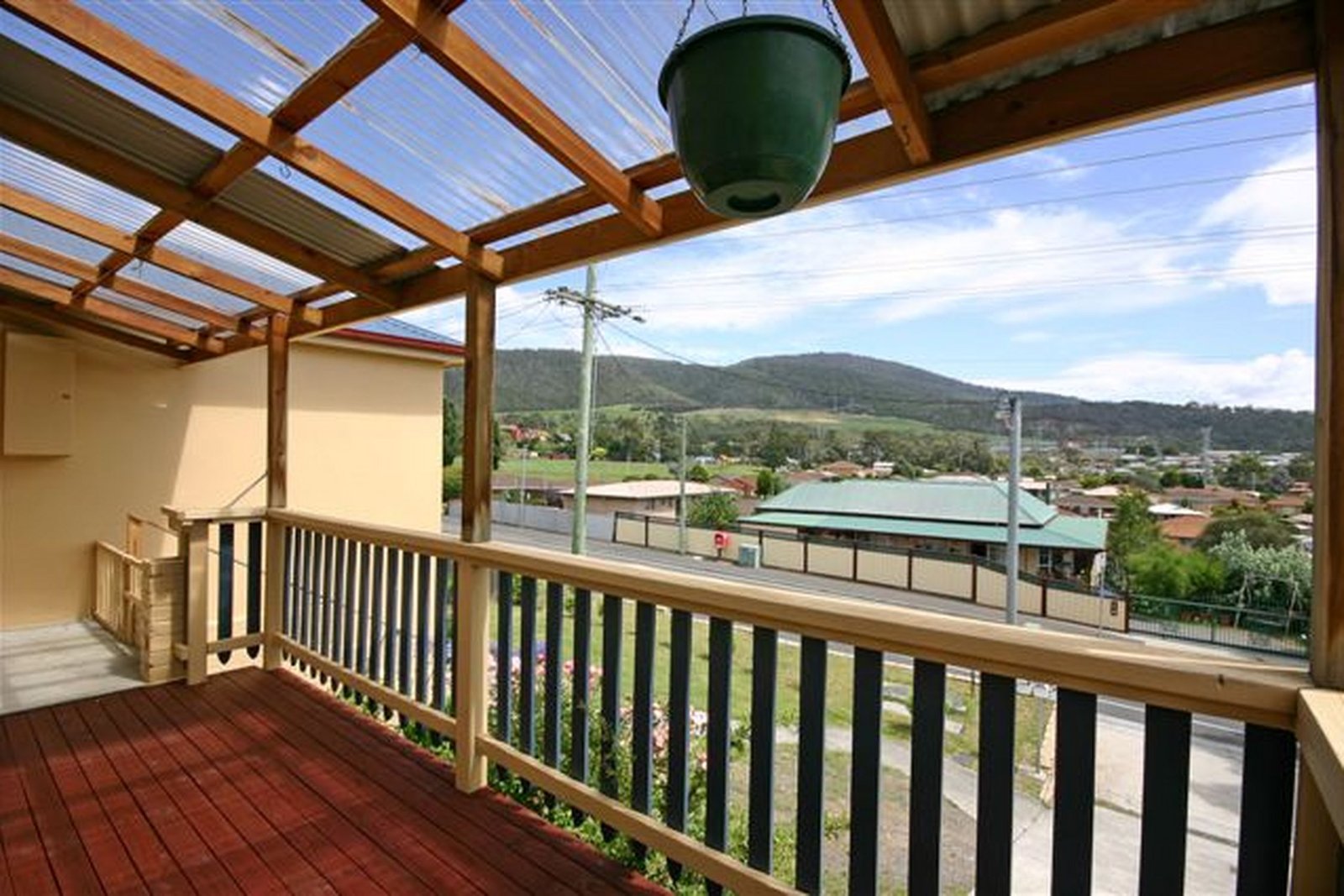 1/207 Tolosa Street GLENORCHY 13